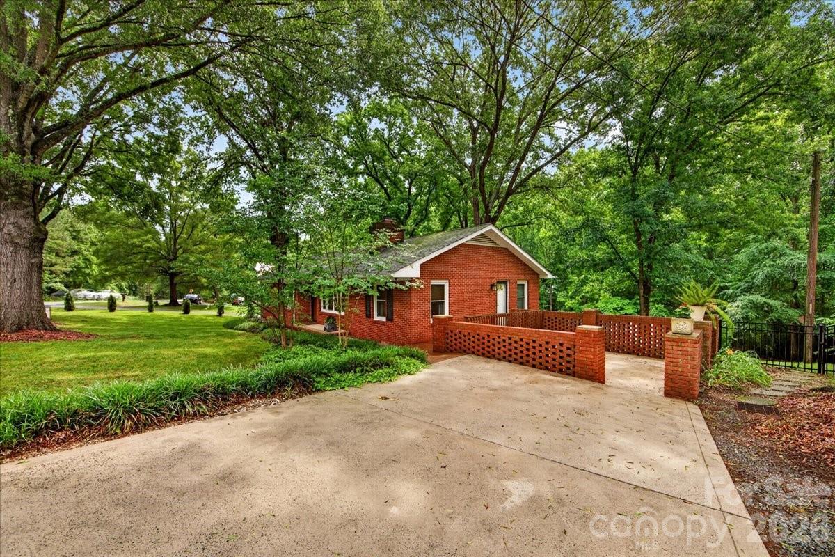 5001 Rehobeth Road — Waxhaw