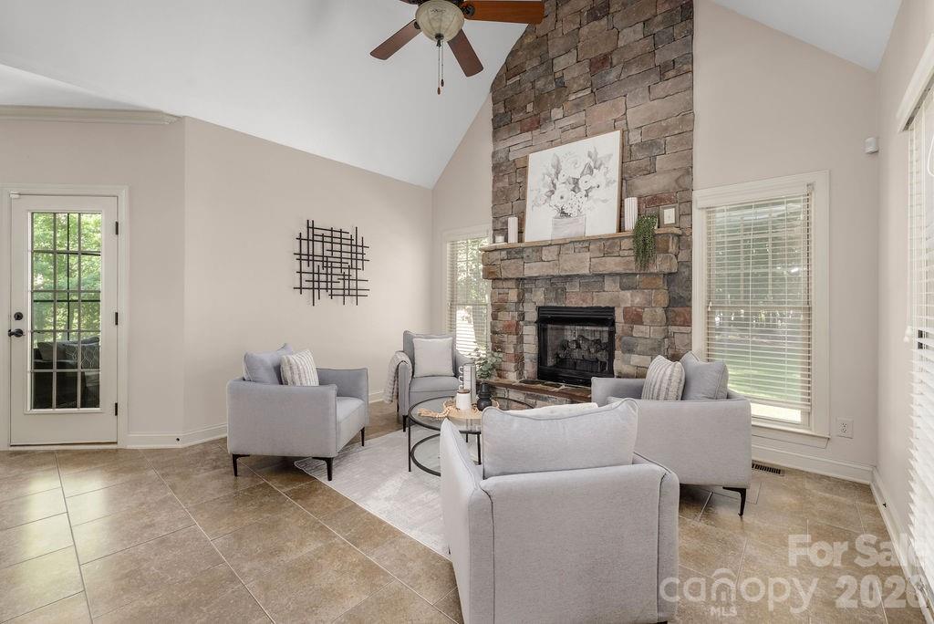 8325 Curico Lane — Charlotte