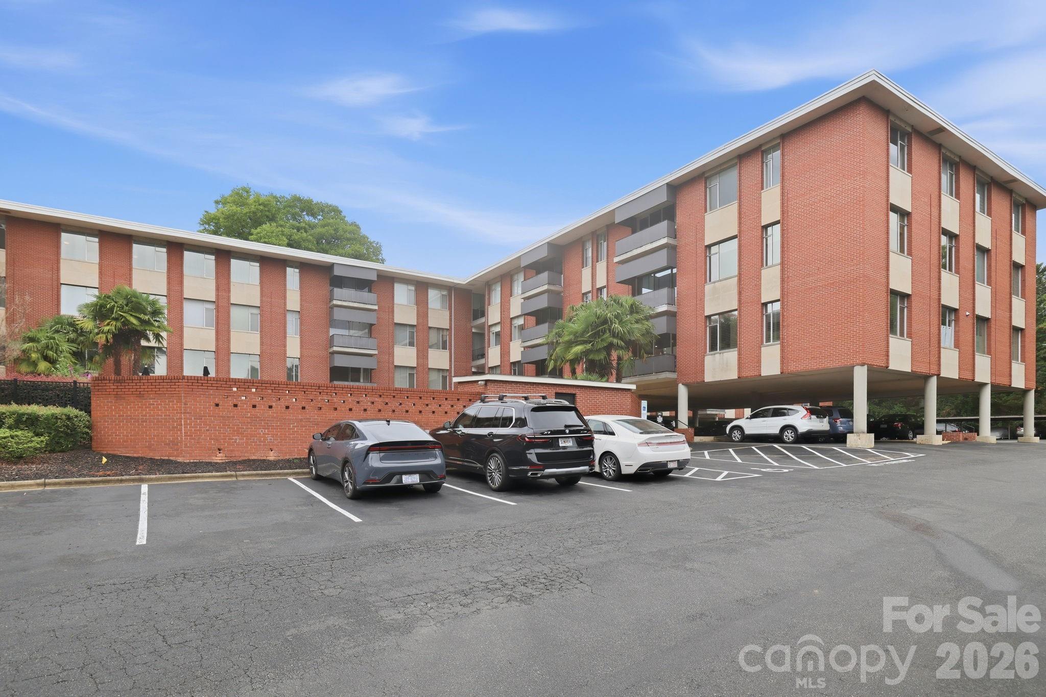 1300 Queens Road #416 — Charlotte