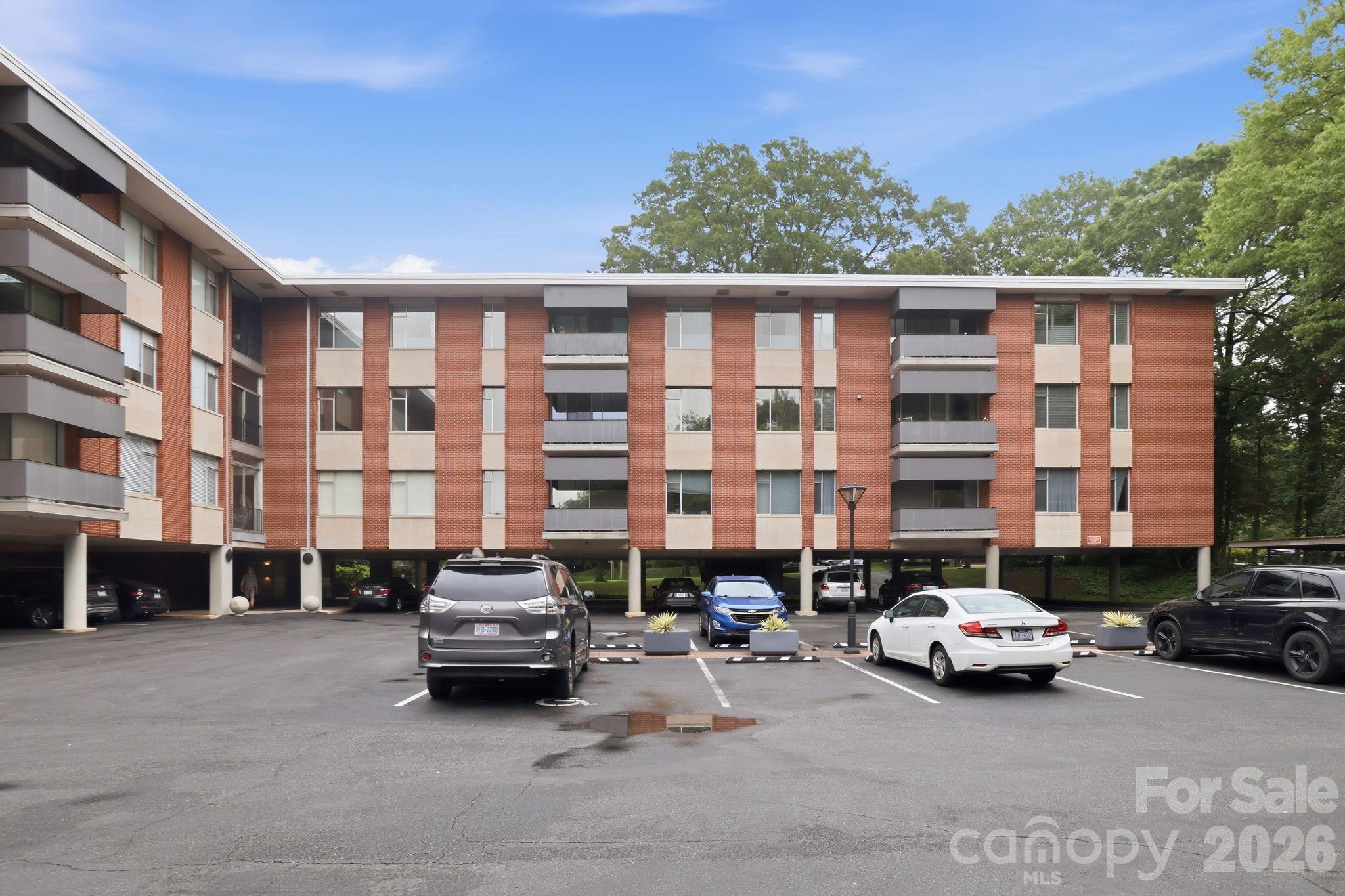 1300 Queens Road #416 — Charlotte