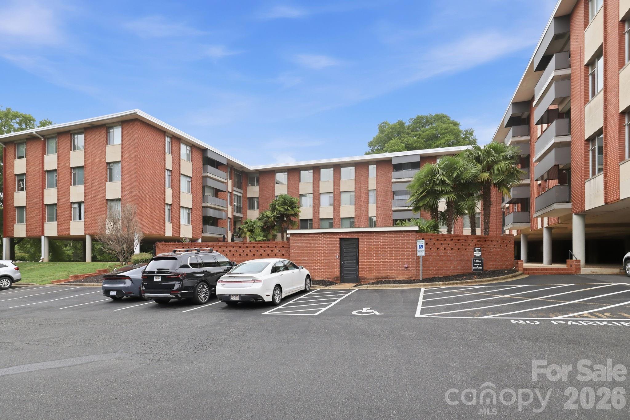 1300 Queens Road #416 — Charlotte