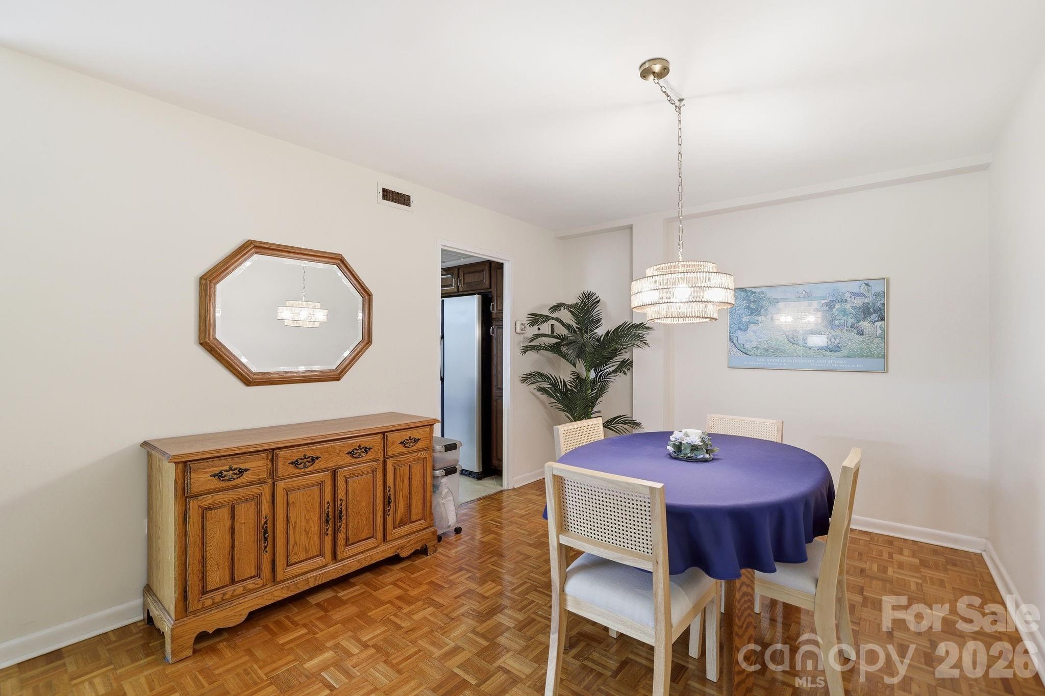 1300 Queens Road #416 — Charlotte