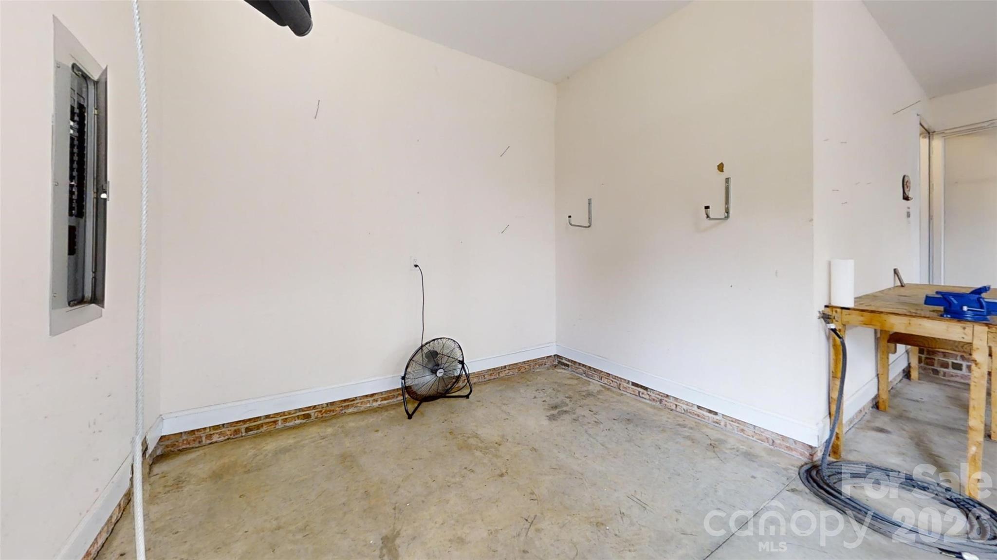 4240 Hunter Rhyne Road — Lincolnton