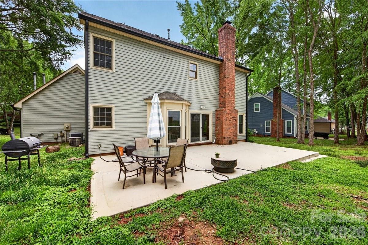 1045 Fairway Ridge Road NW — Concord