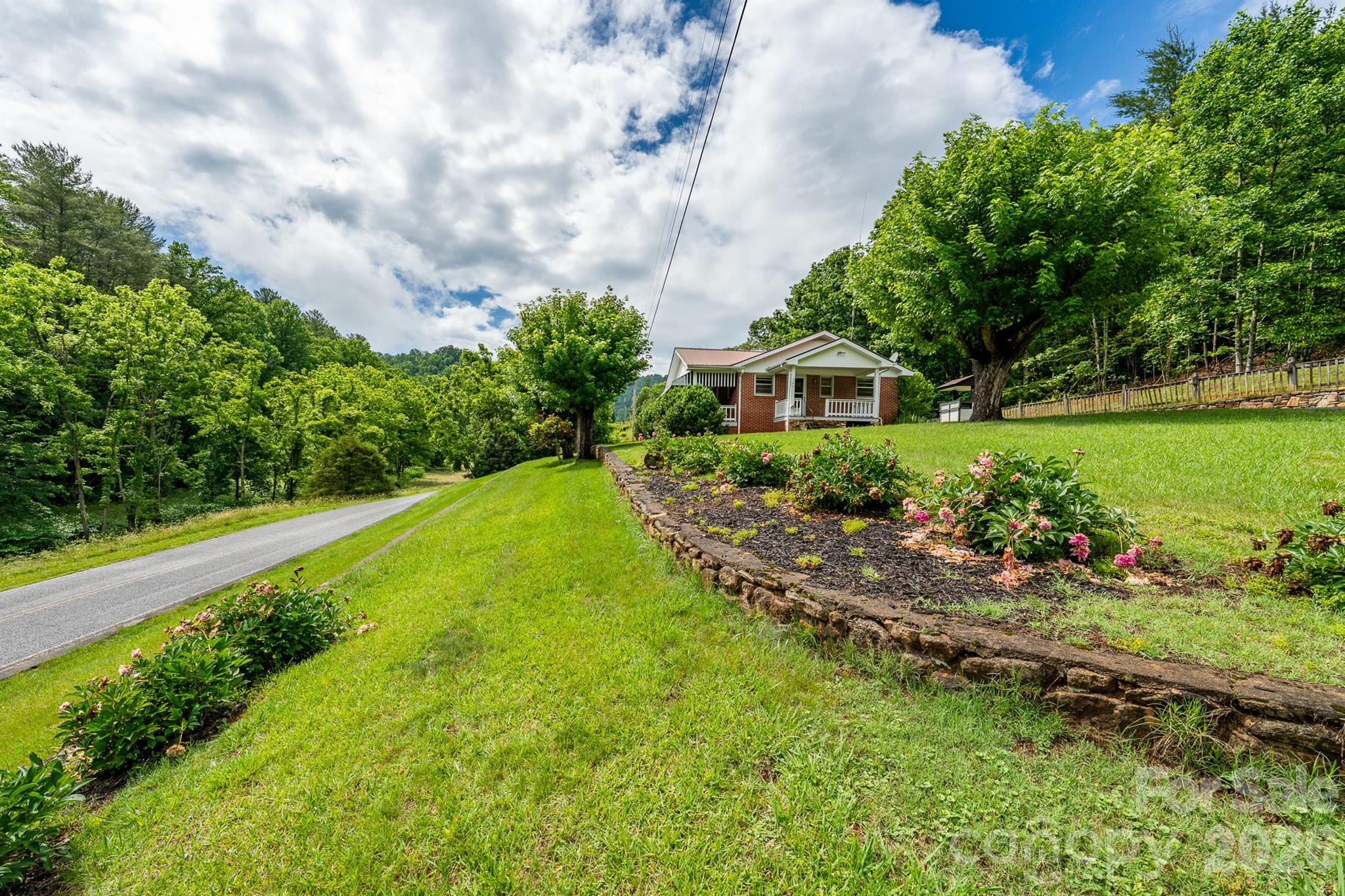 302 Sprinkle Branch Road — Marshall