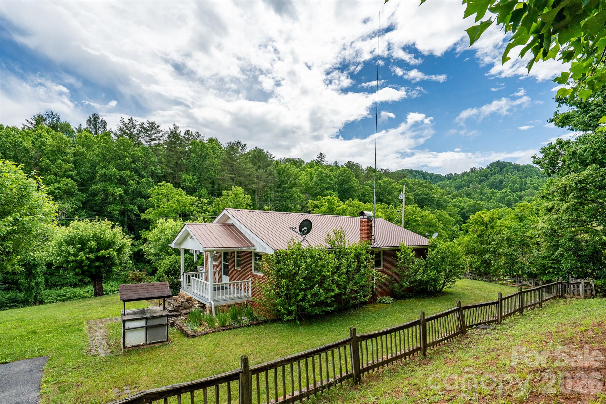 302 Sprinkle Branch Road — Marshall