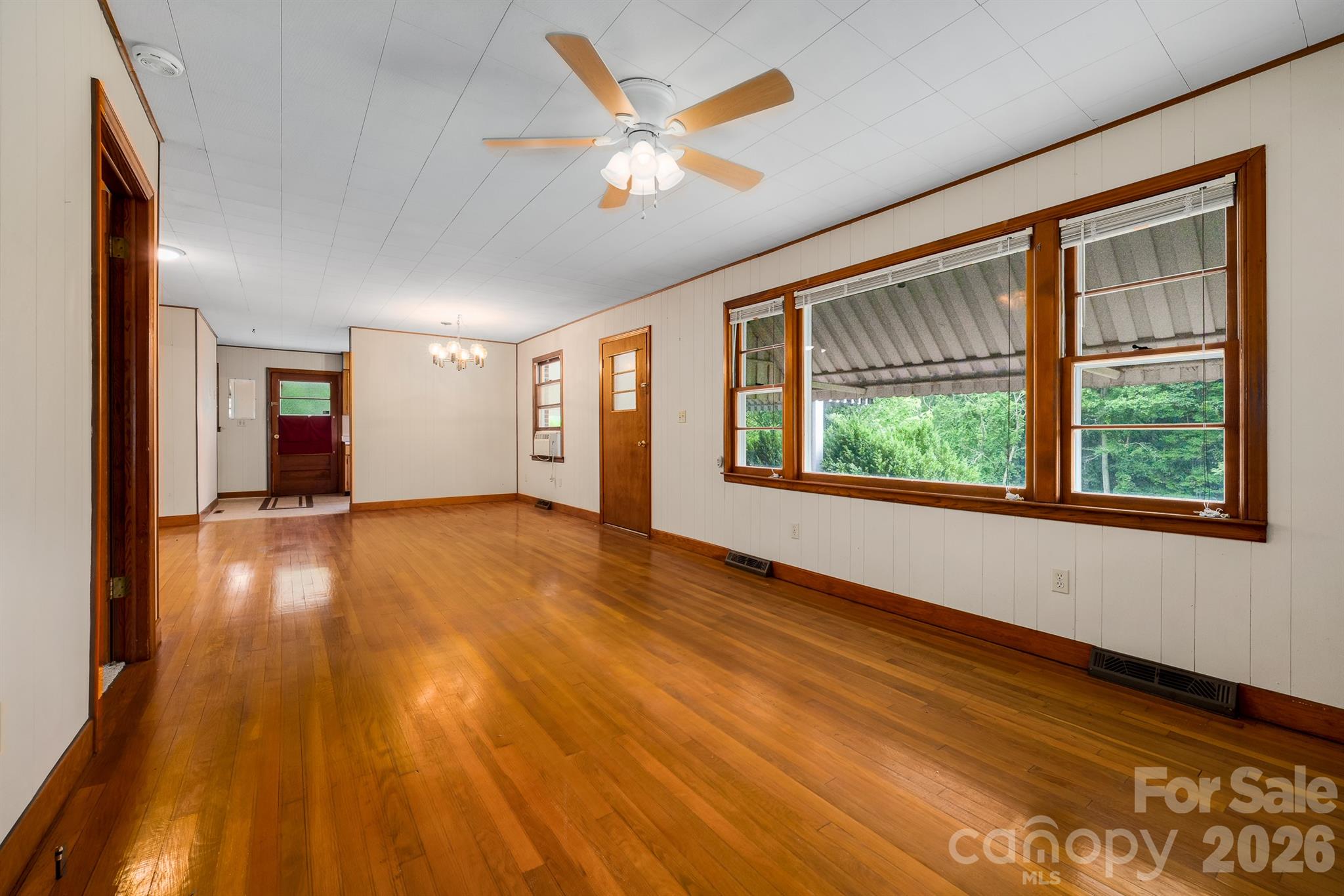 302 Sprinkle Branch Road — Marshall