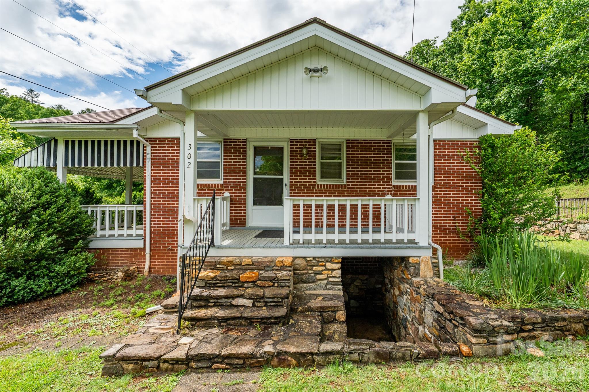 302 Sprinkle Branch Road — Marshall