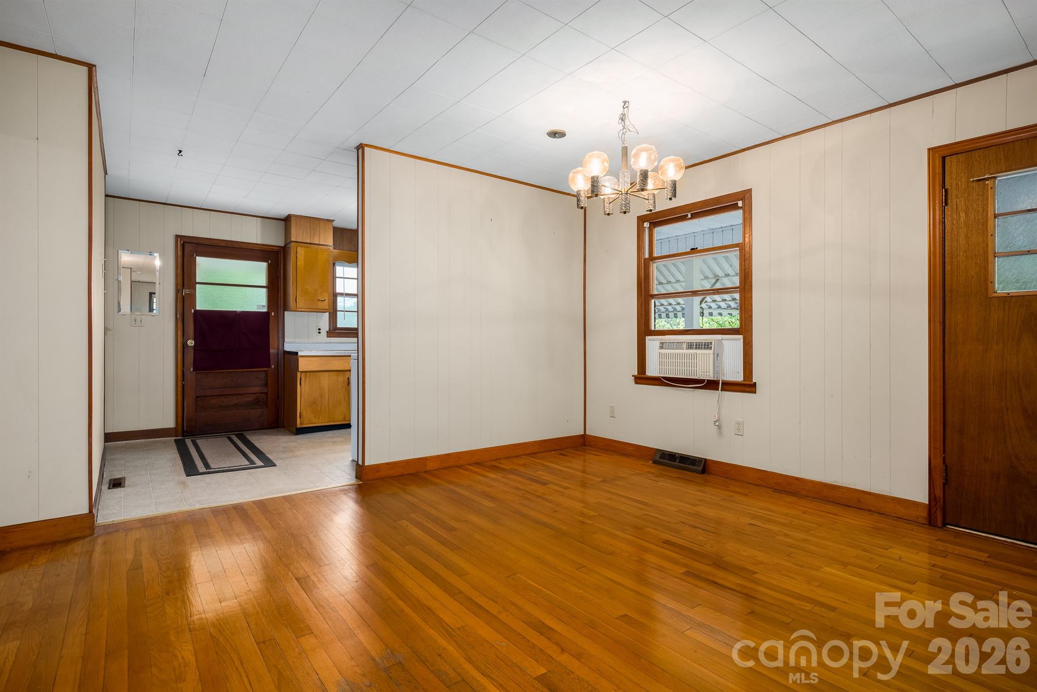 302 Sprinkle Branch Road — Marshall
