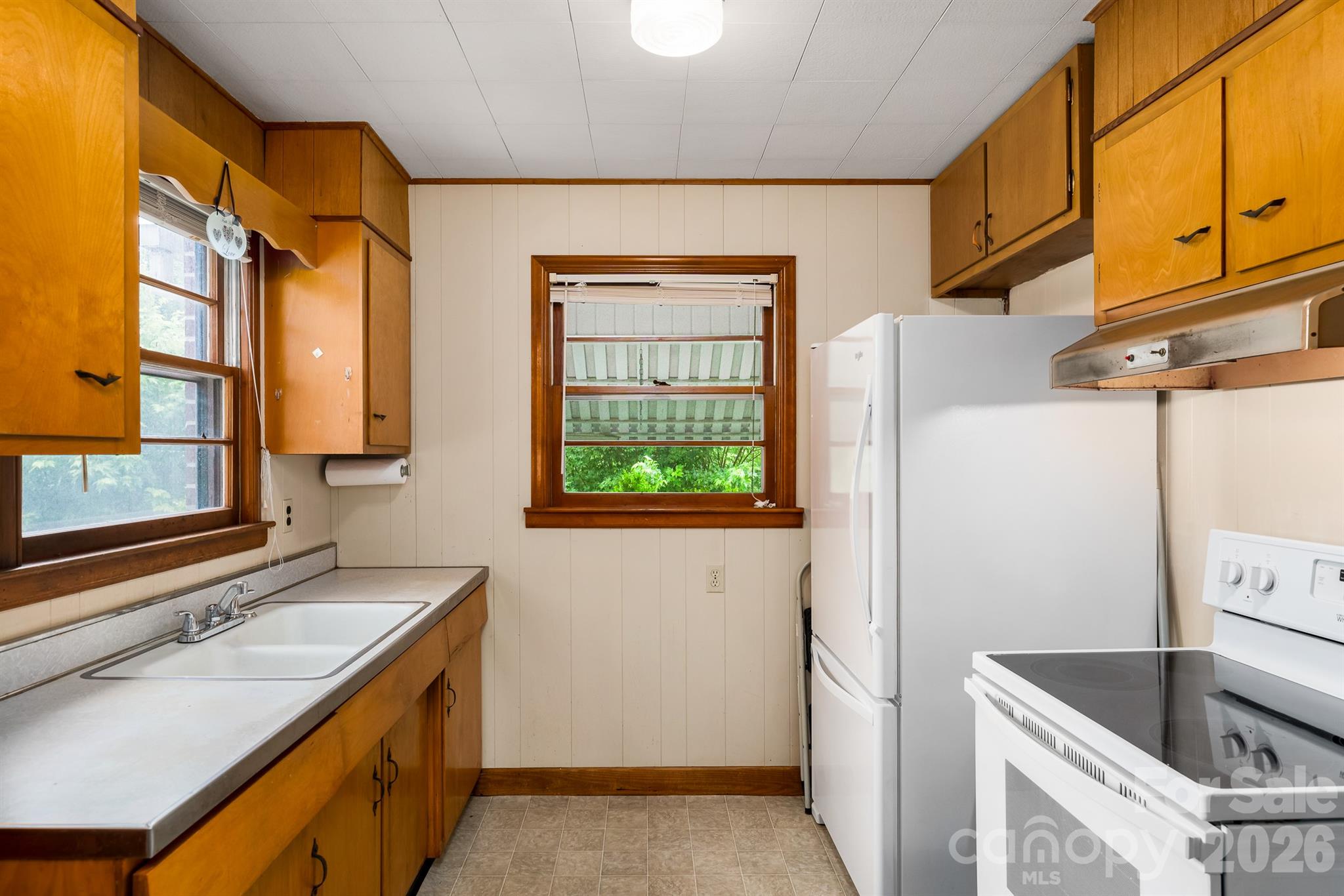 302 Sprinkle Branch Road — Marshall
