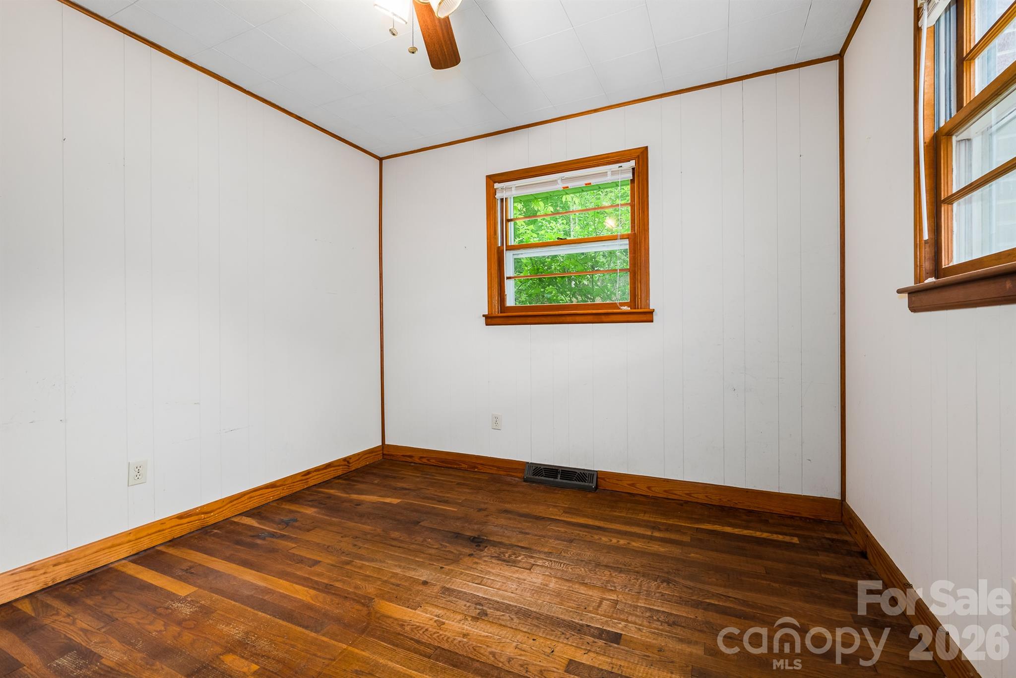 302 Sprinkle Branch Road — Marshall