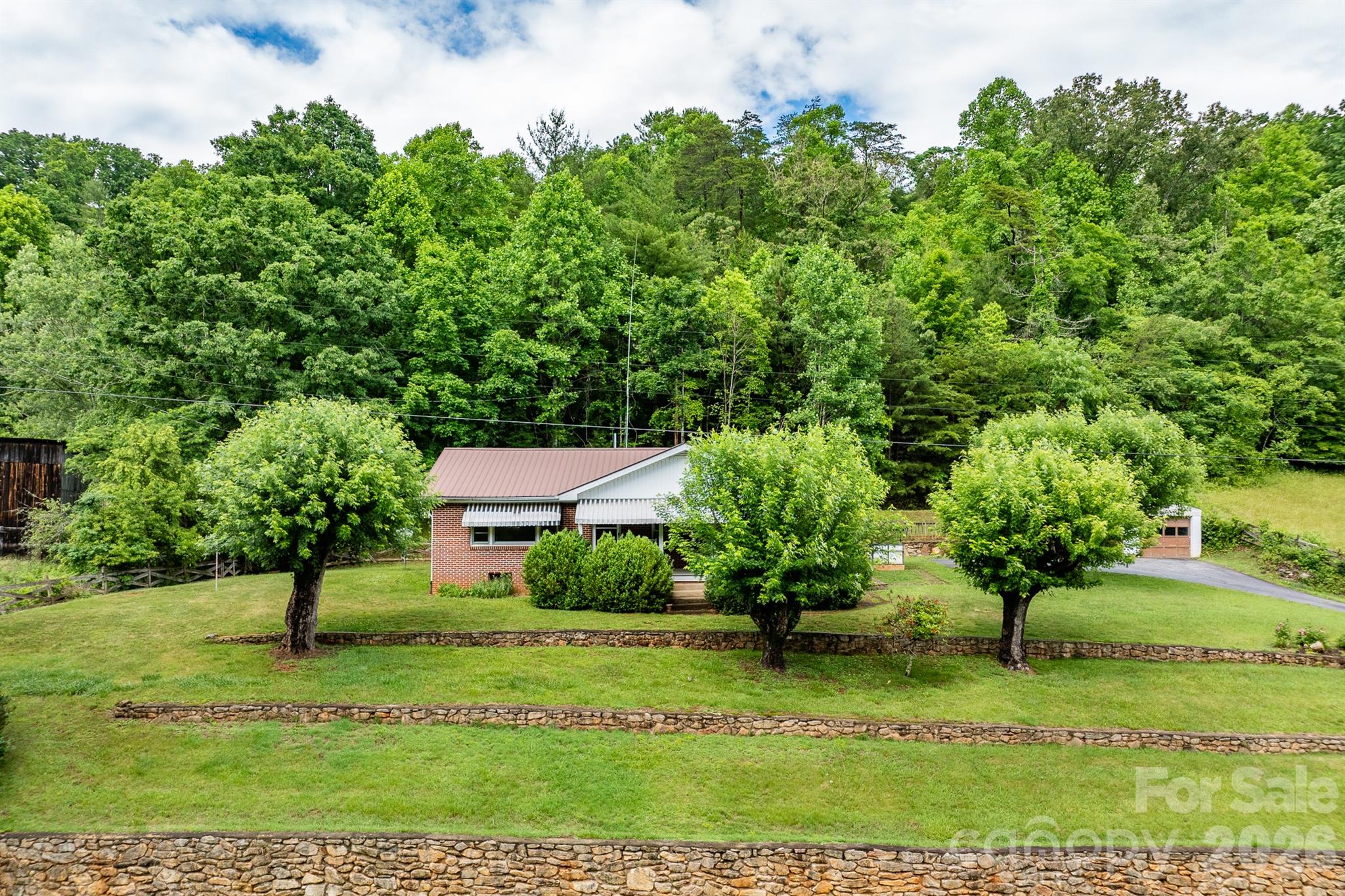 302 Sprinkle Branch Road — Marshall