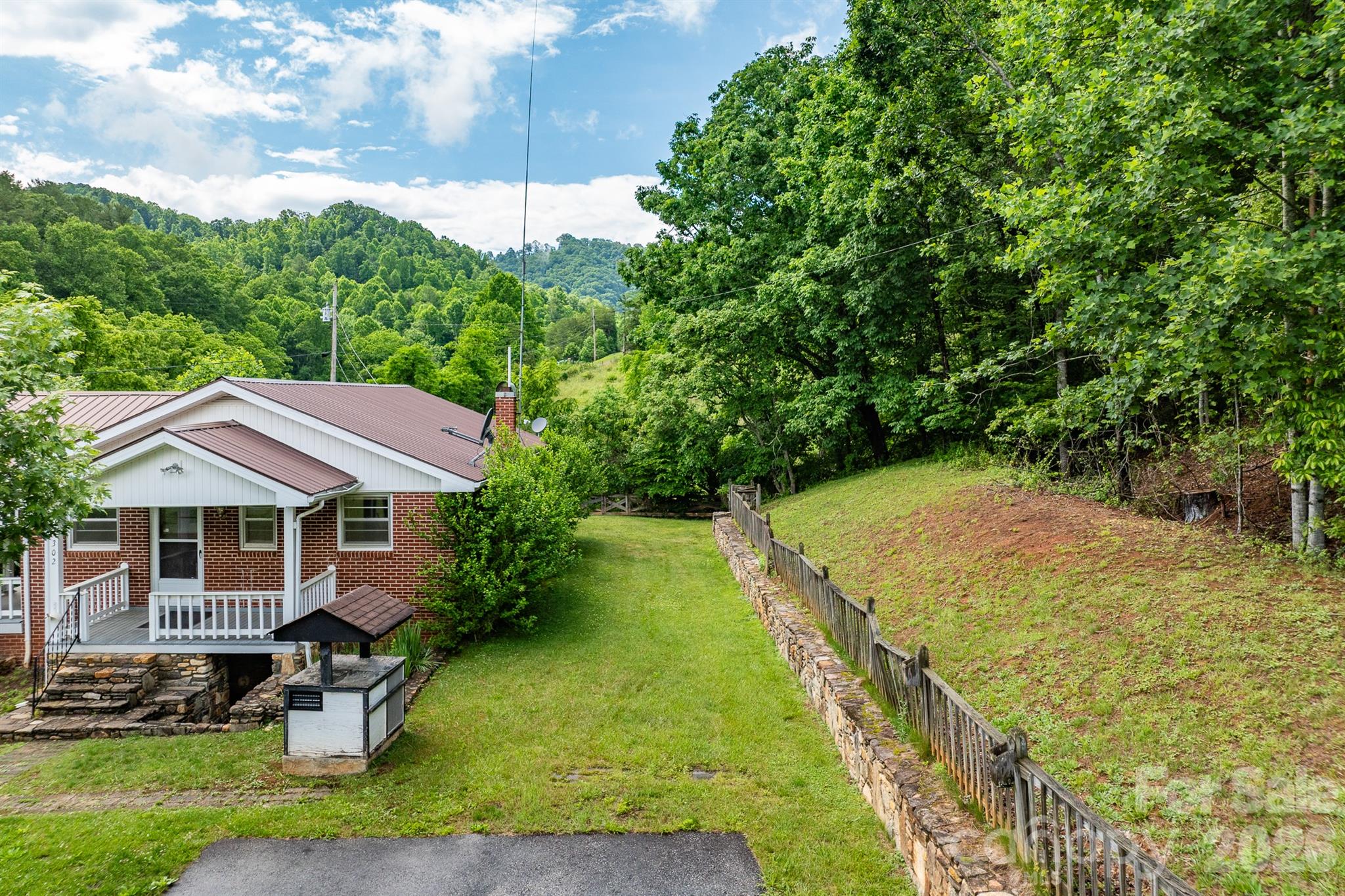 302 Sprinkle Branch Road — Marshall