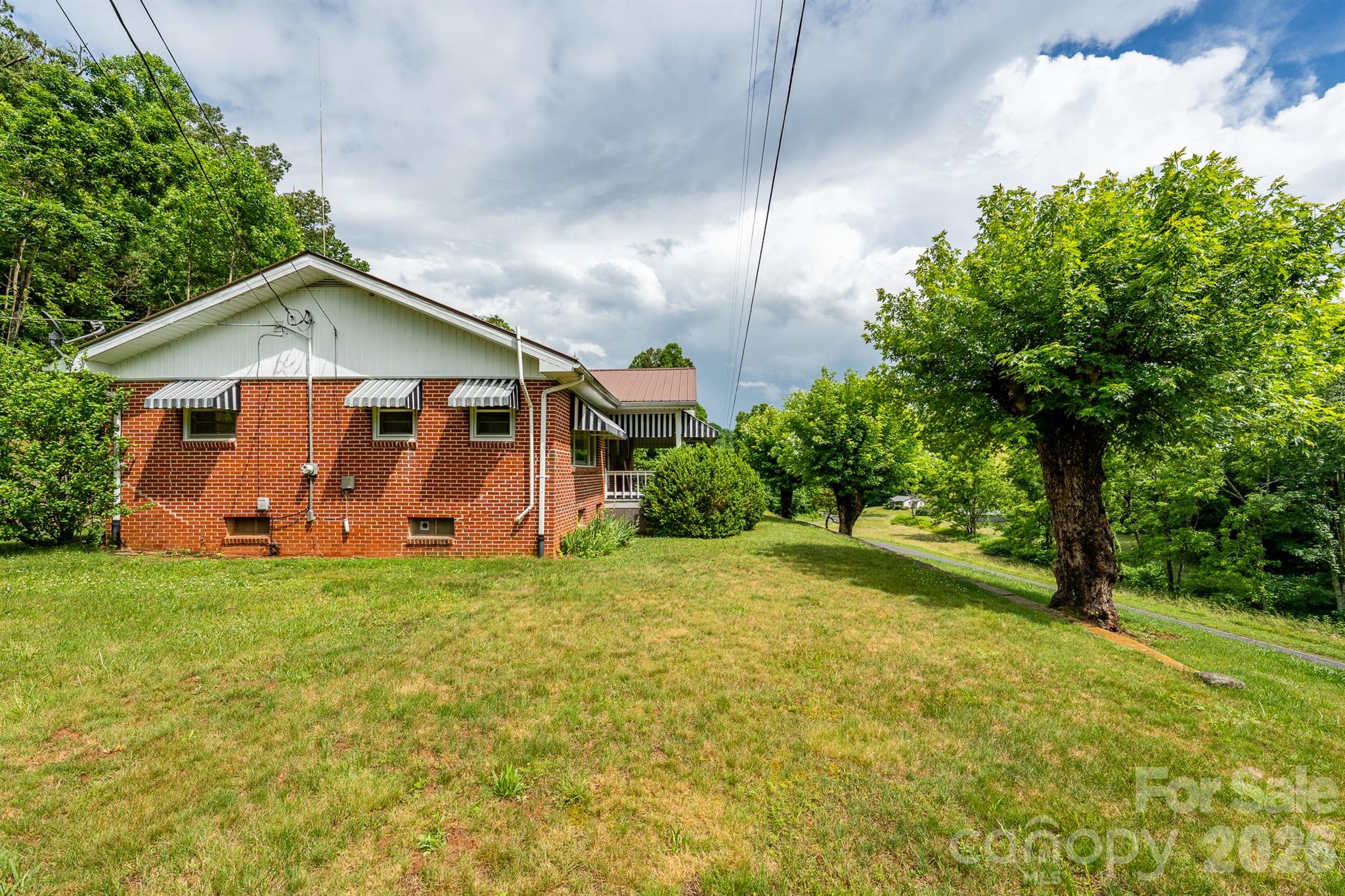 302 Sprinkle Branch Road — Marshall