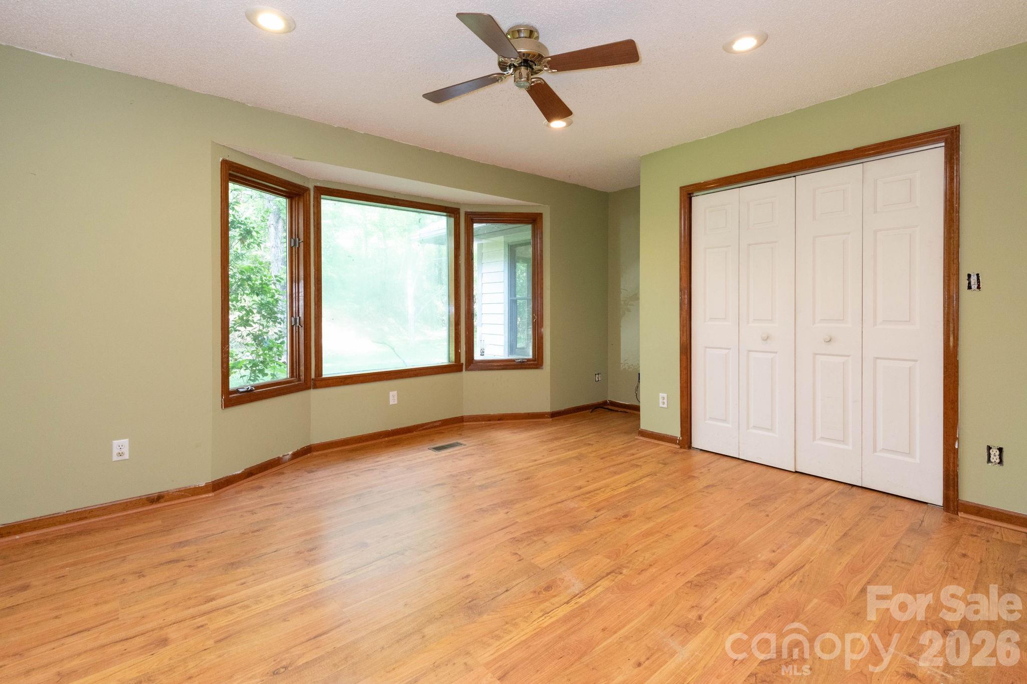 18 Bartlett Road — Weaverville