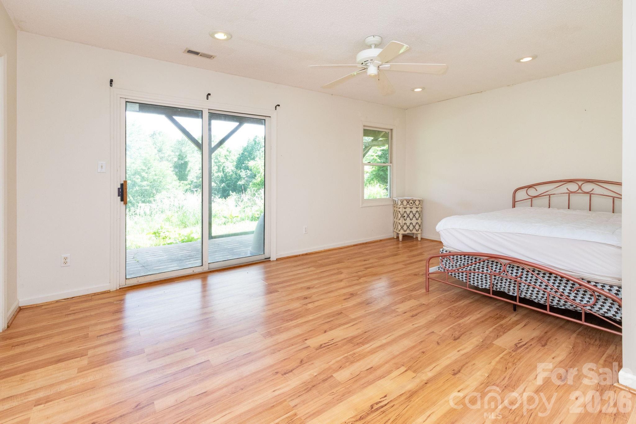 18 Bartlett Road — Weaverville