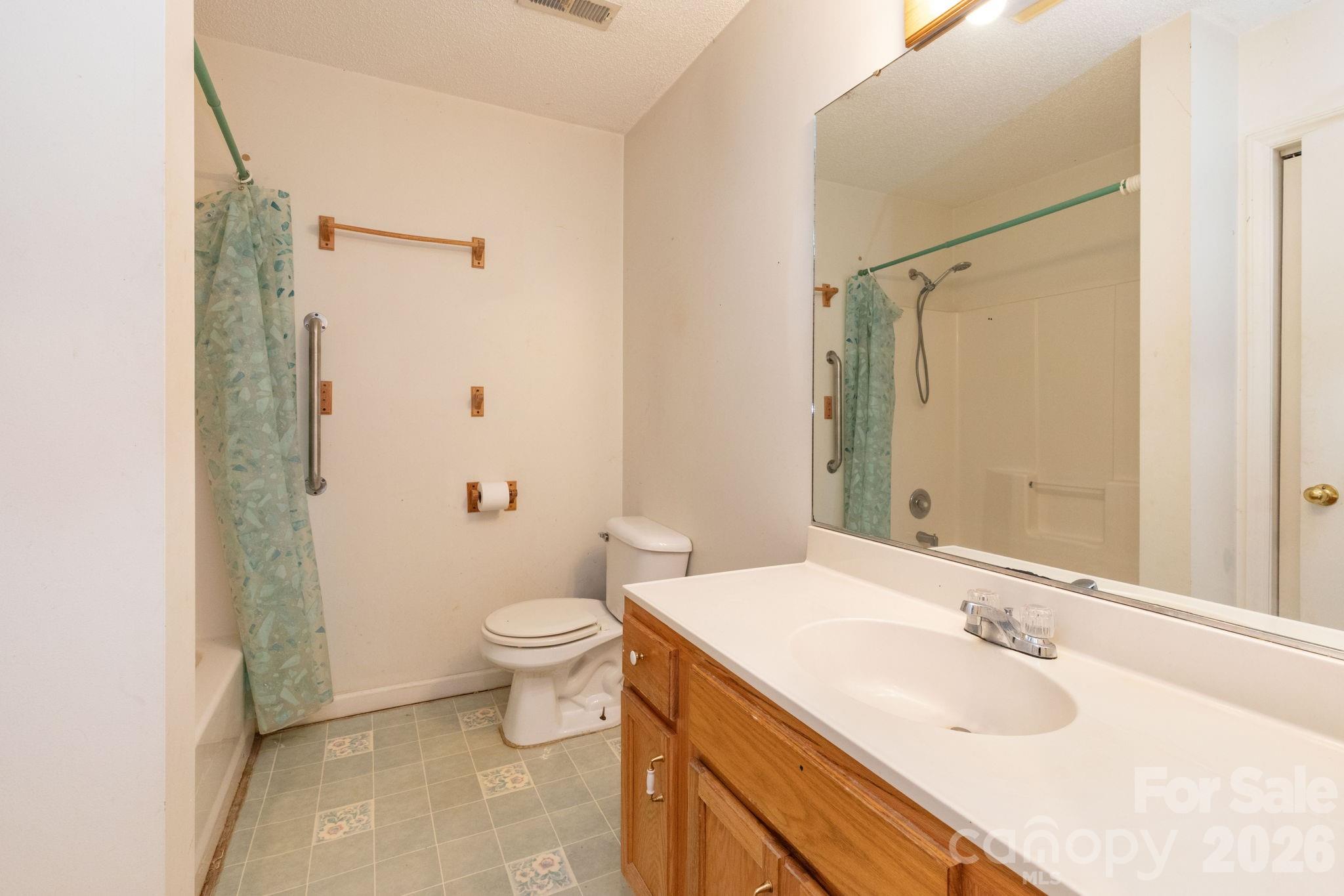 18 Bartlett Road — Weaverville