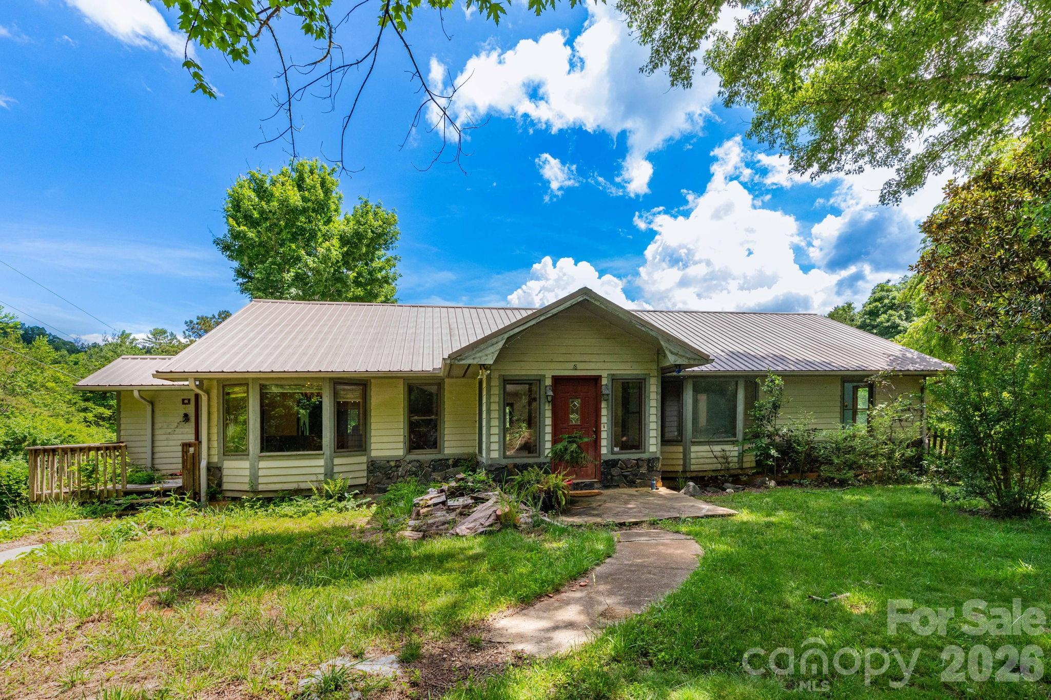 18 Bartlett Road — Weaverville