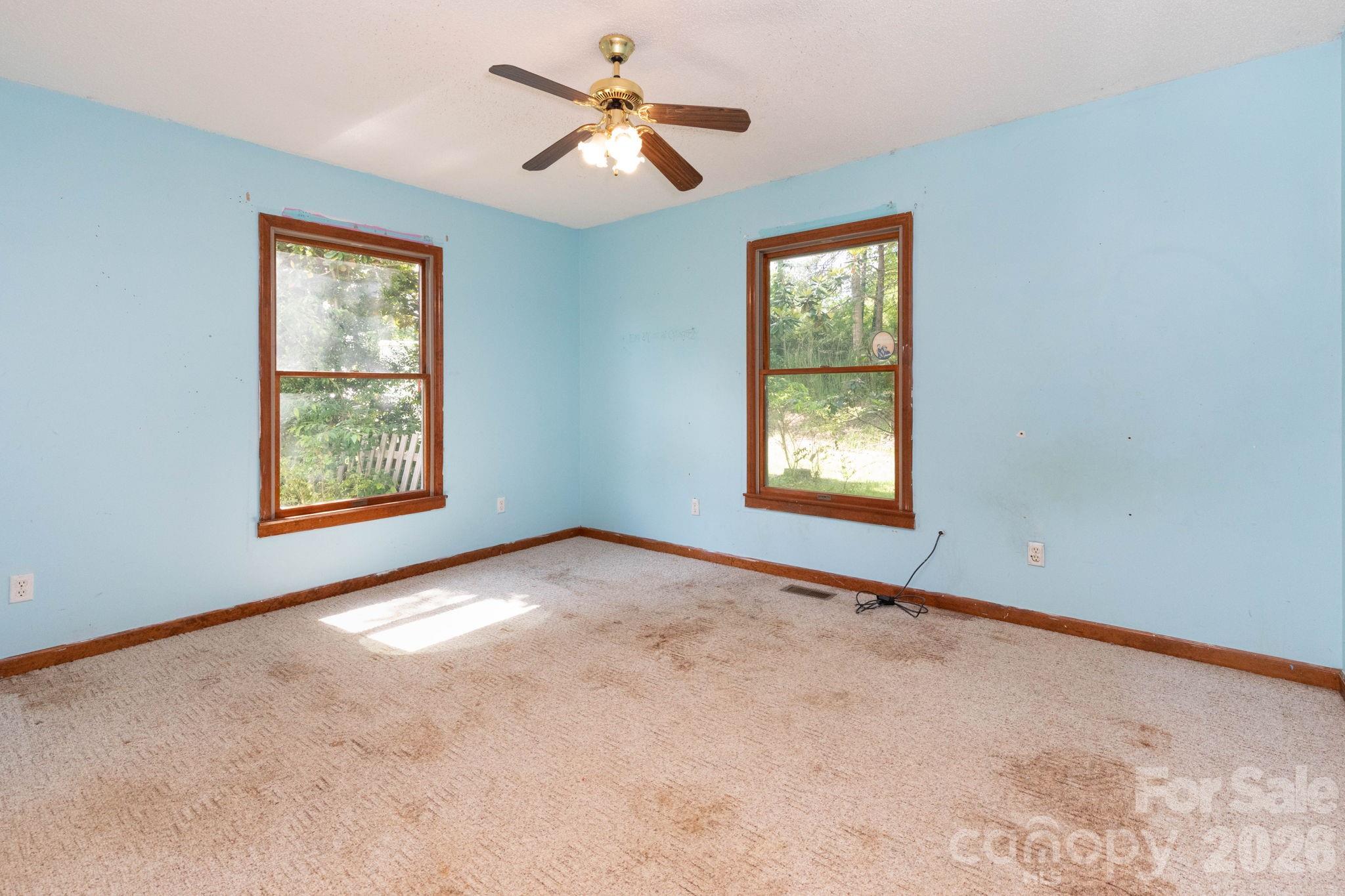 18 Bartlett Road — Weaverville