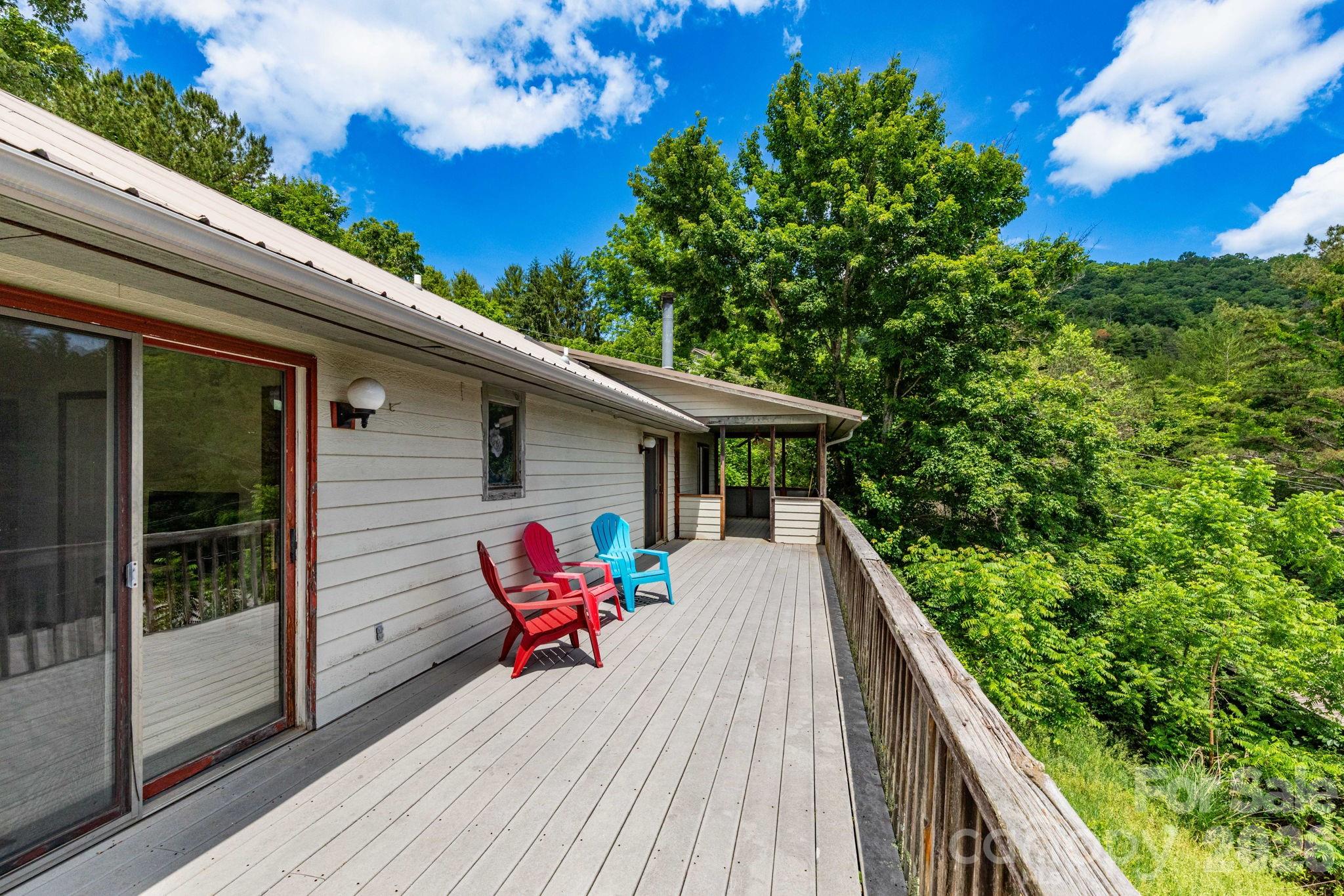 18 Bartlett Road — Weaverville