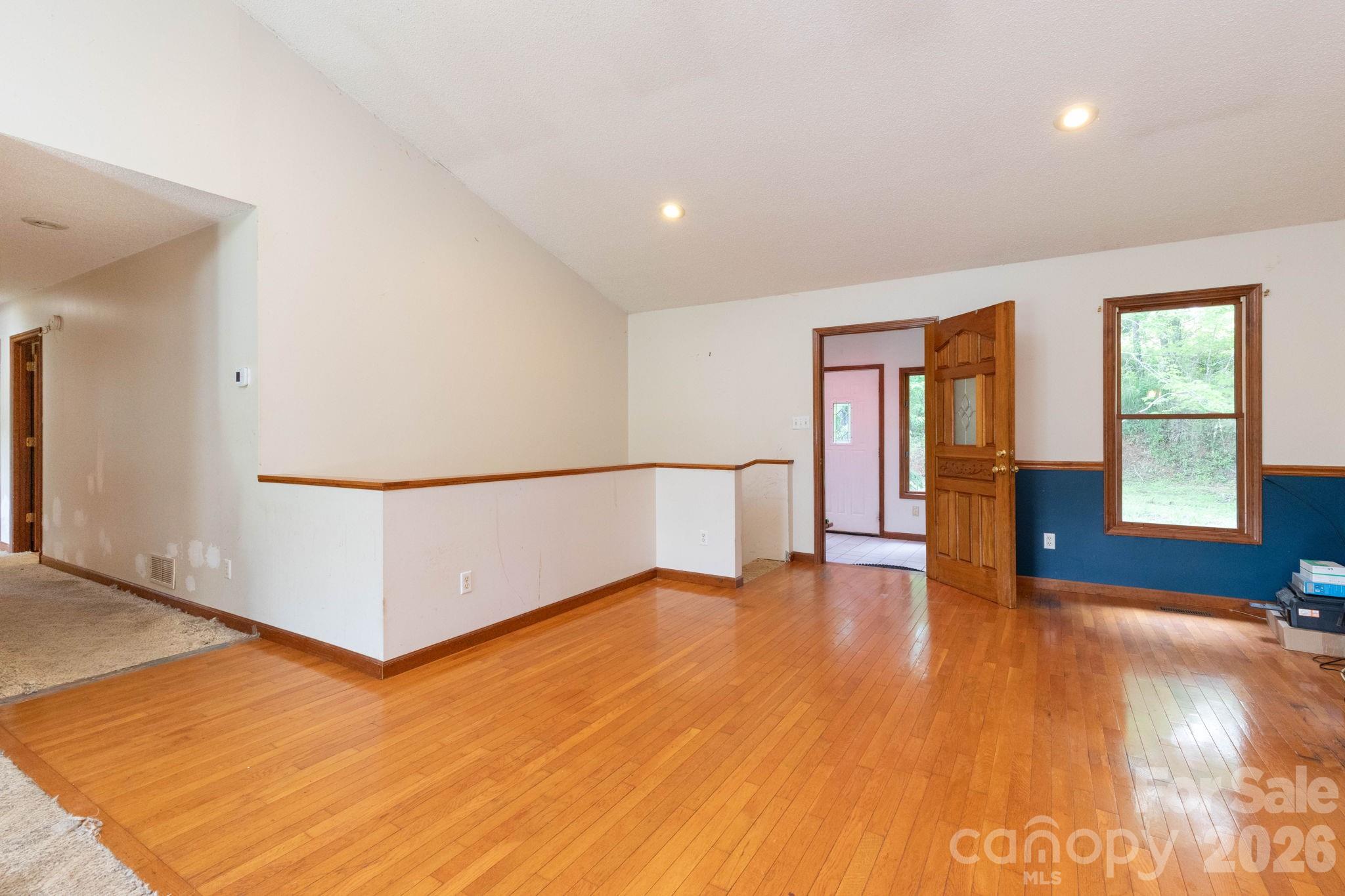 18 Bartlett Road — Weaverville