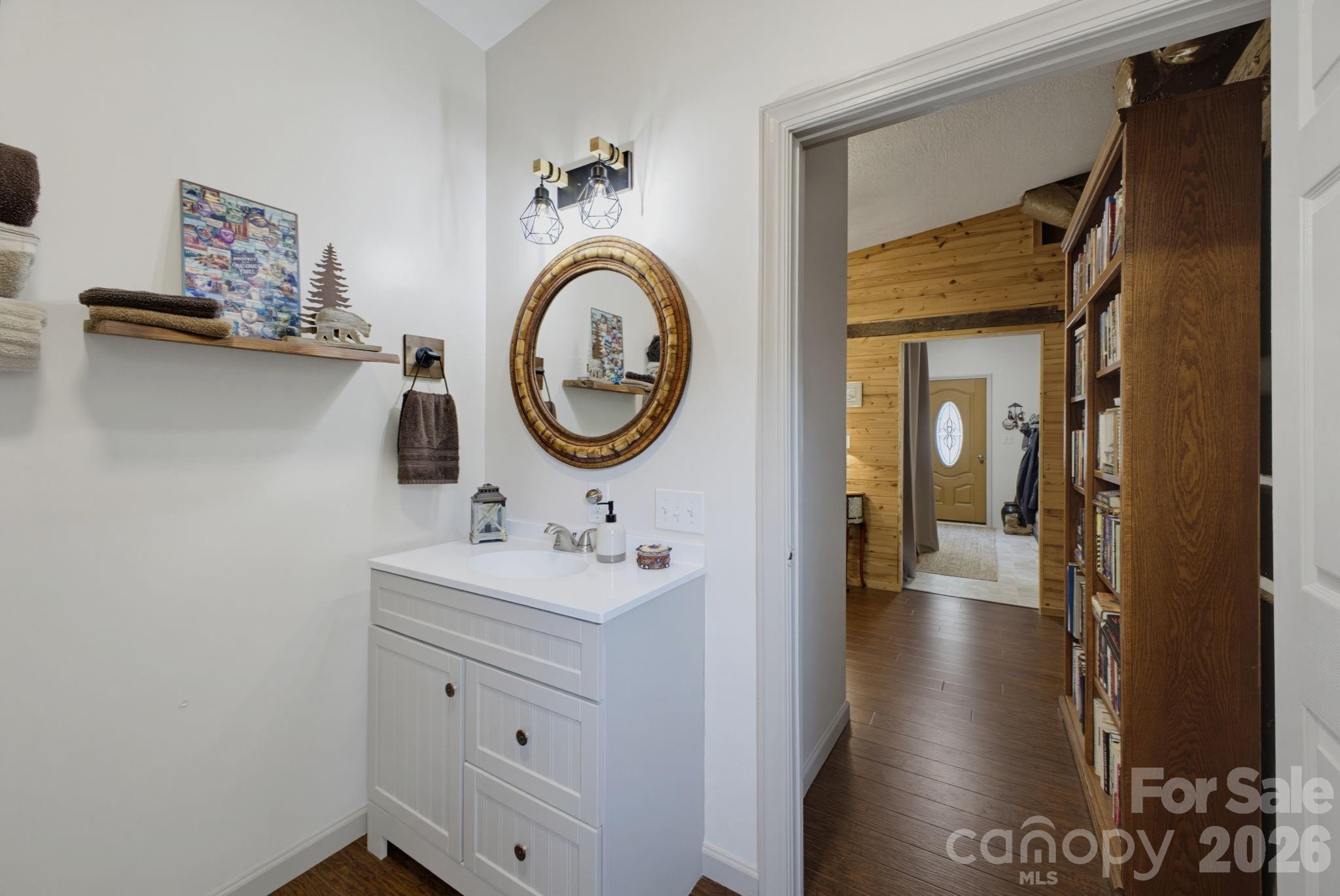 1239 W McGuinn Road — Mill Spring