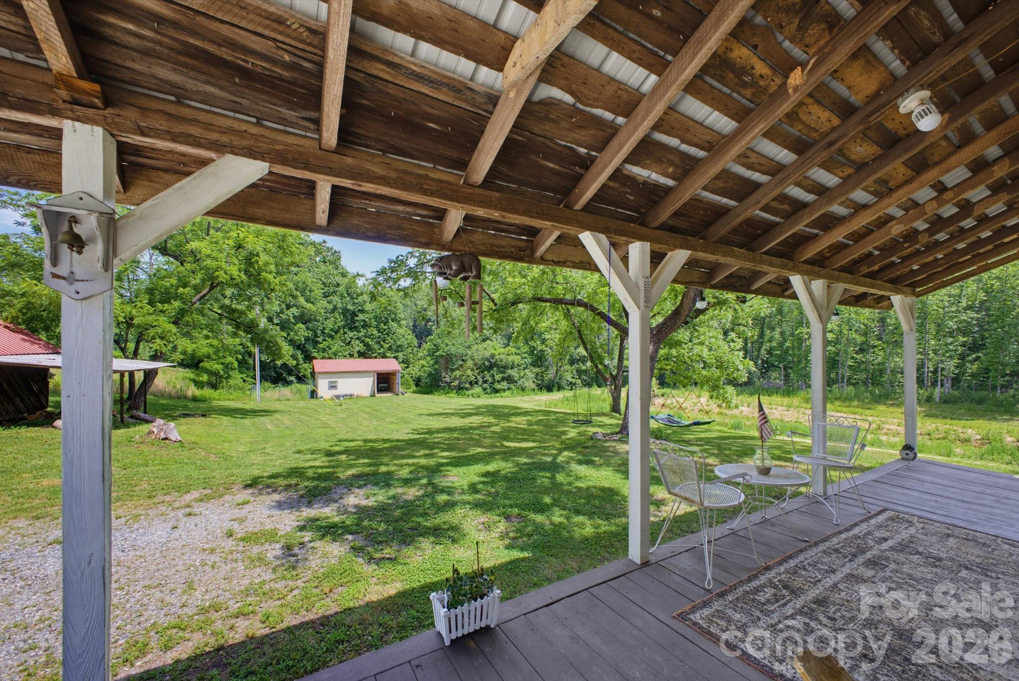 1239 W McGuinn Road — Mill Spring