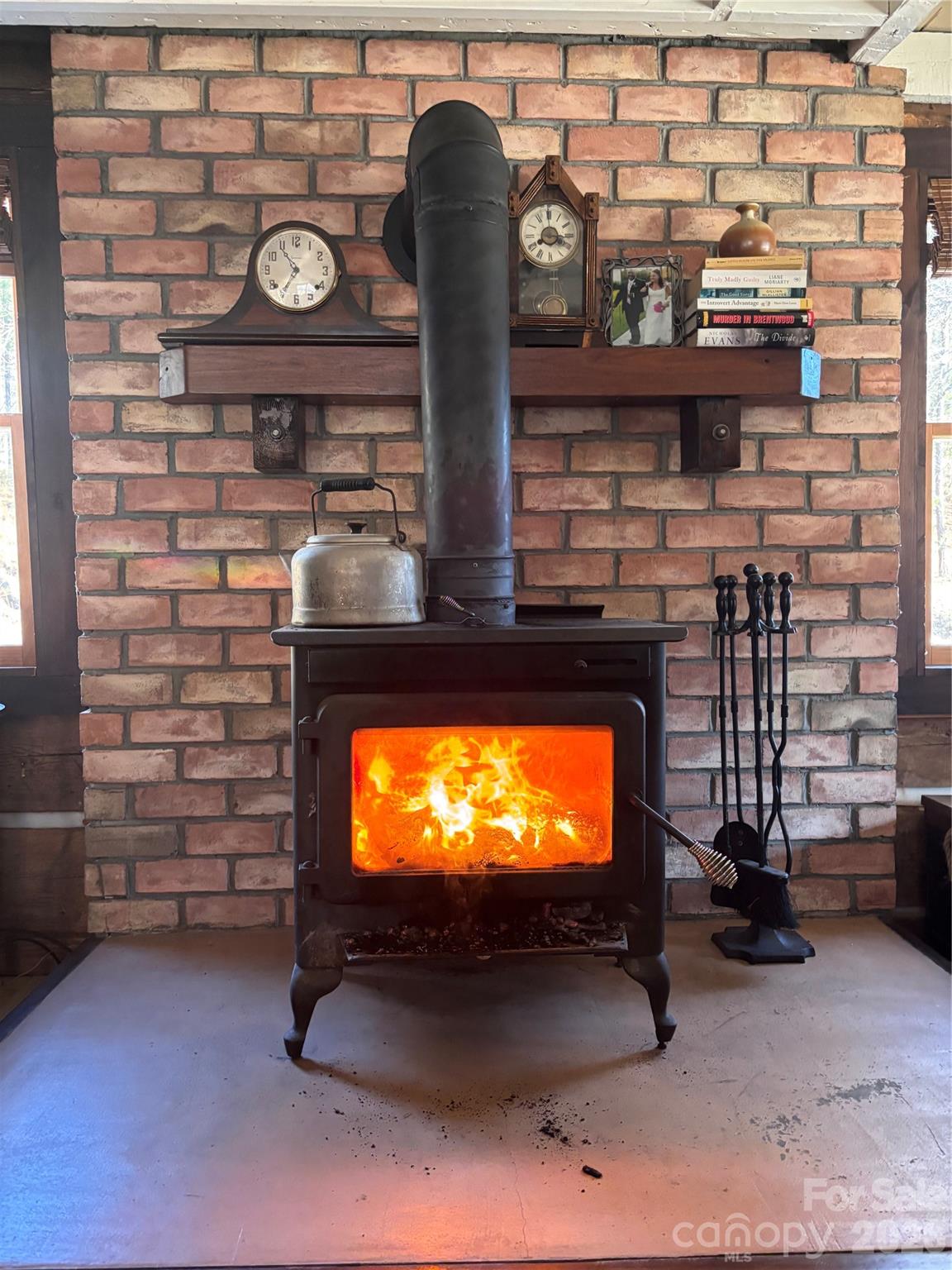 1239 W McGuinn Road — Mill Spring