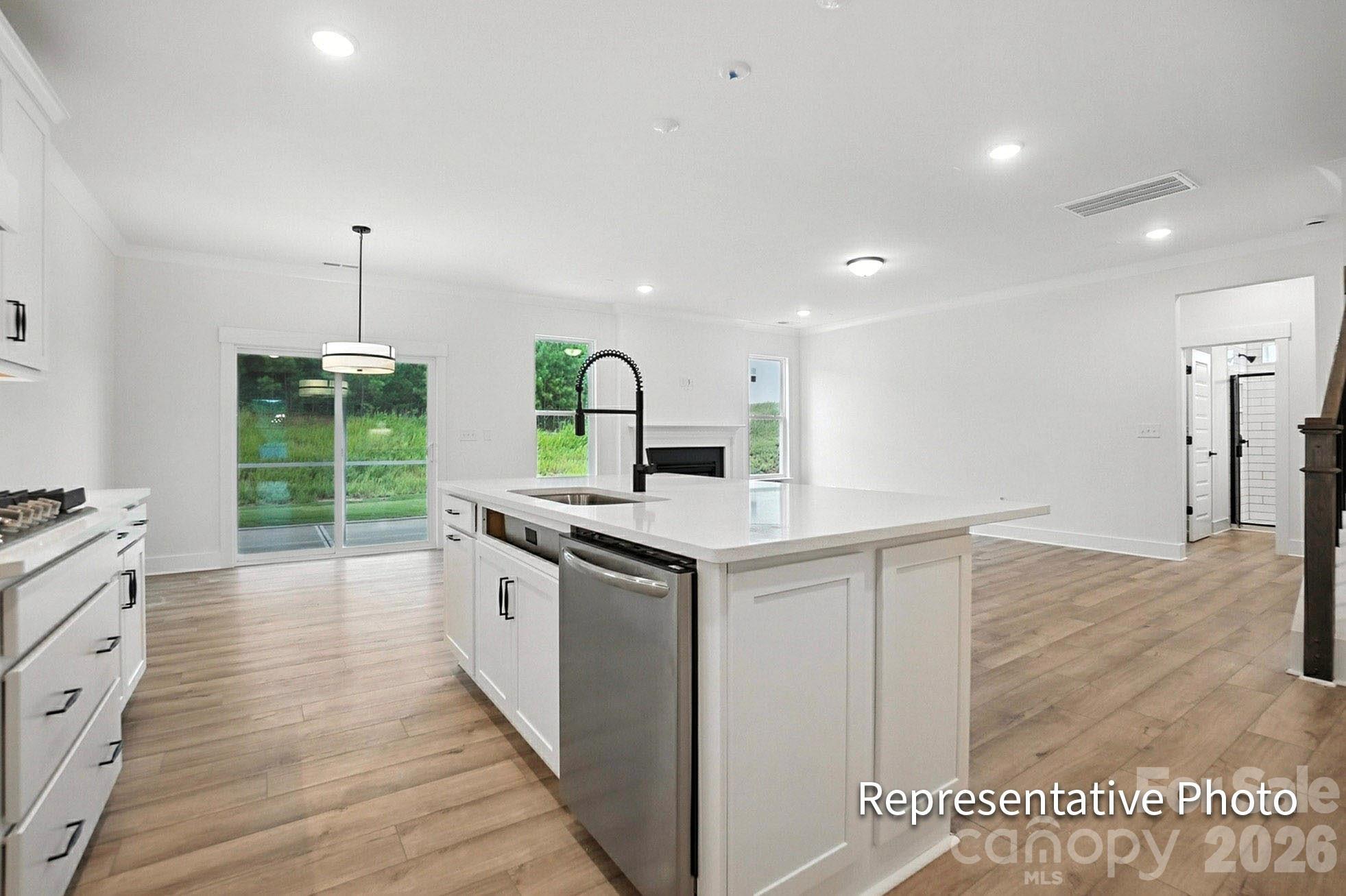 6116 New River Drive — Huntersville