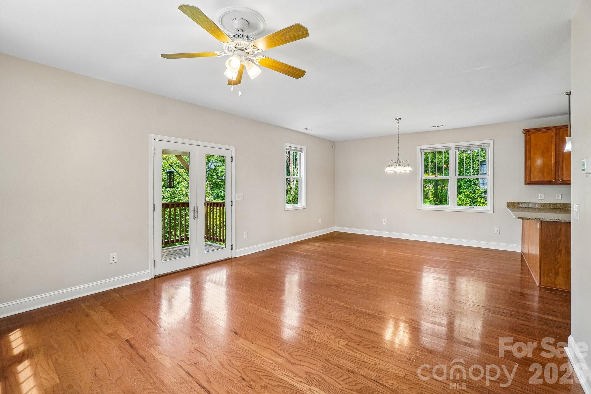 25 Houston Street — Asheville