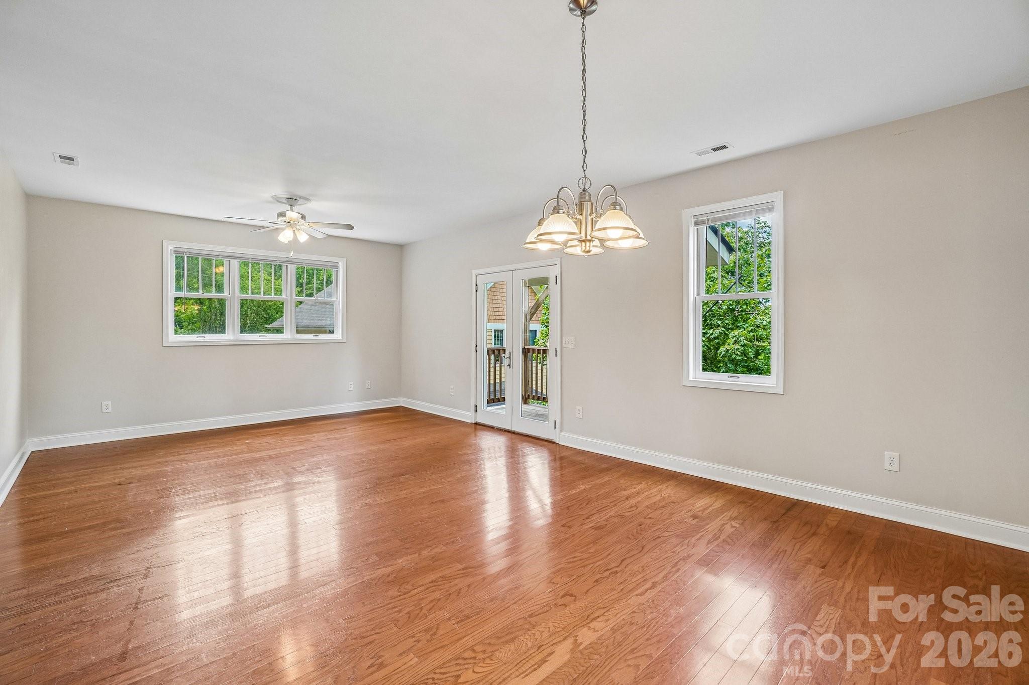 25 Houston Street — Asheville