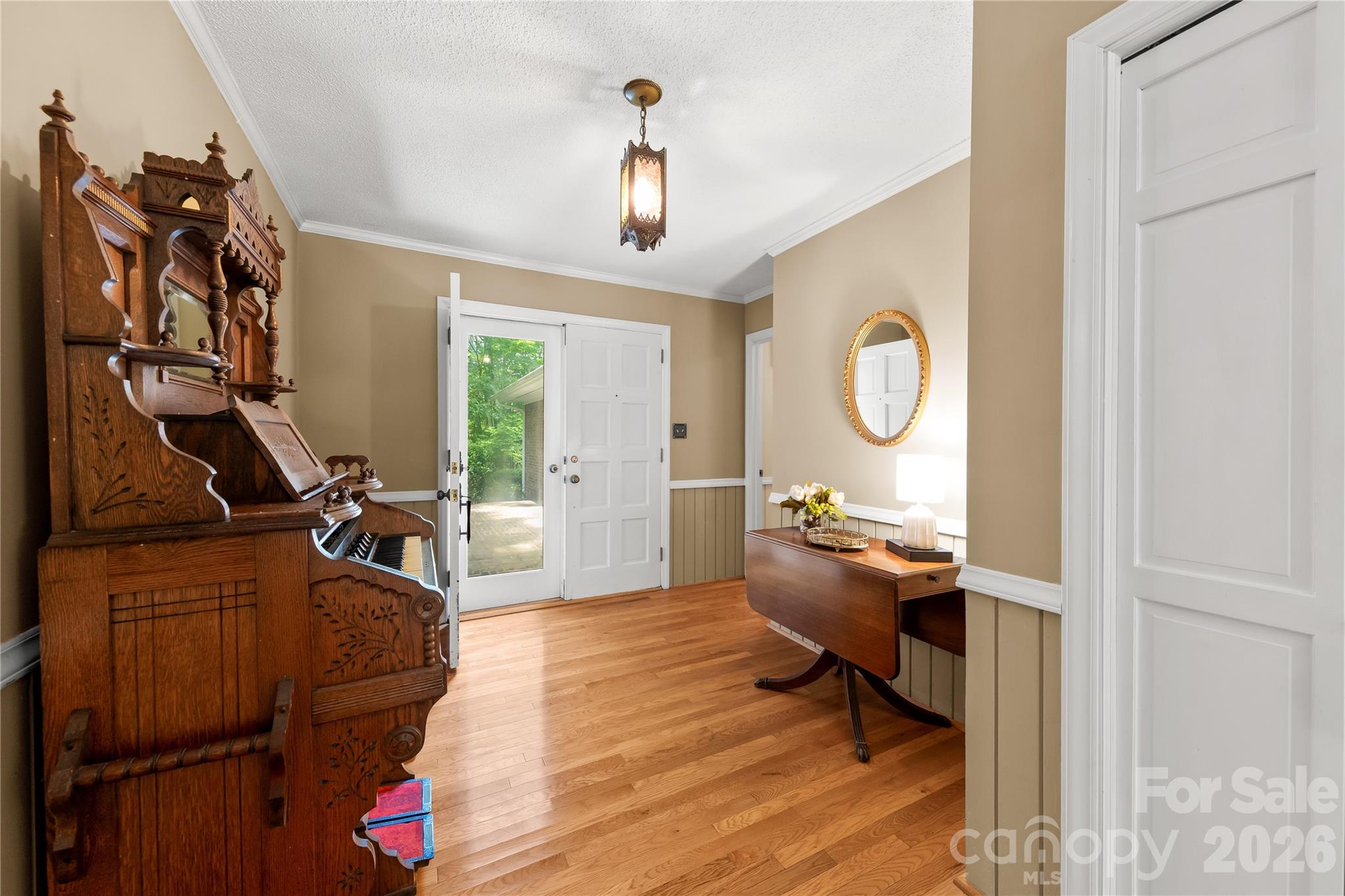 2038 Skyway Drive — Monroe