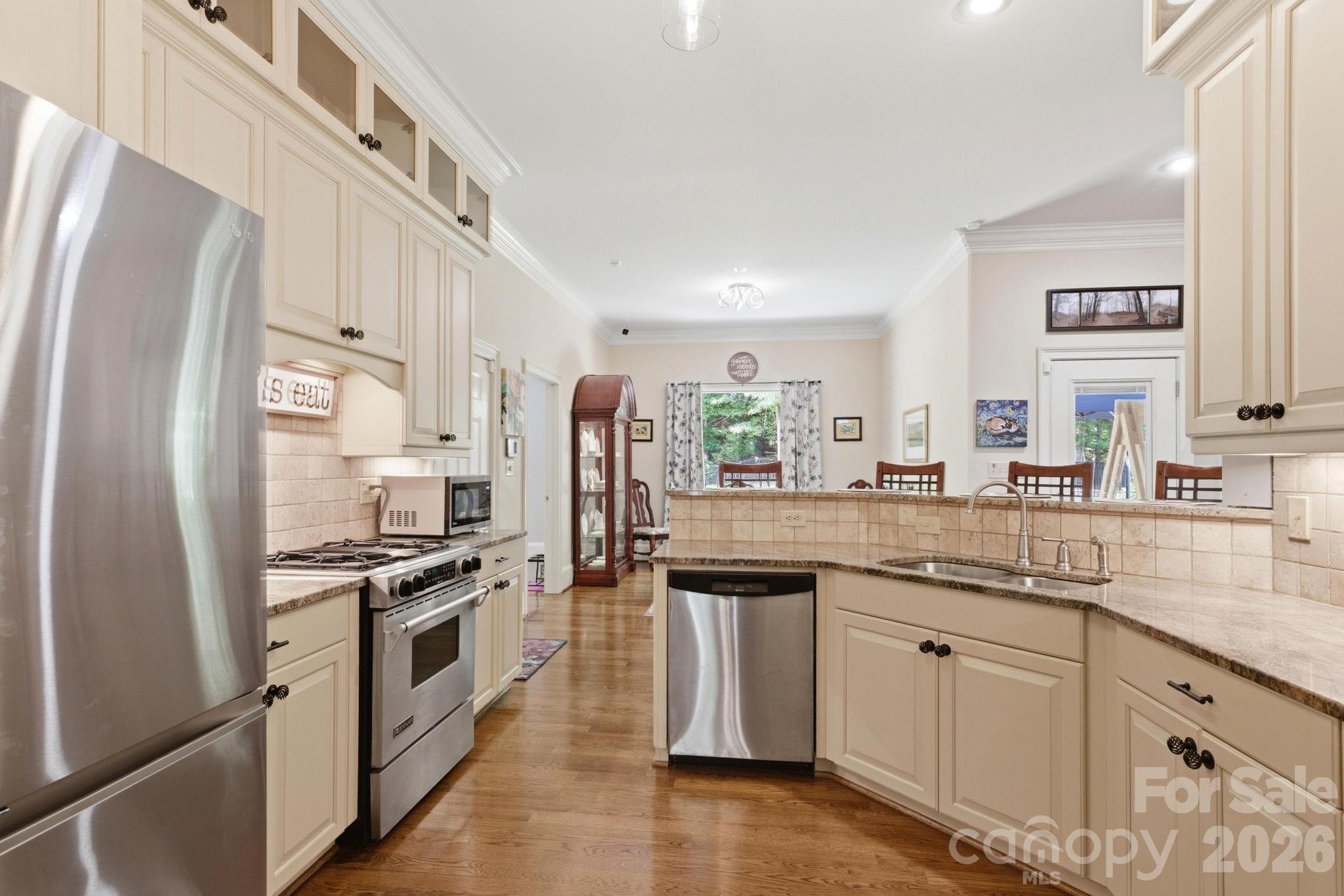 1705 29th Avenue Place NE — Hickory