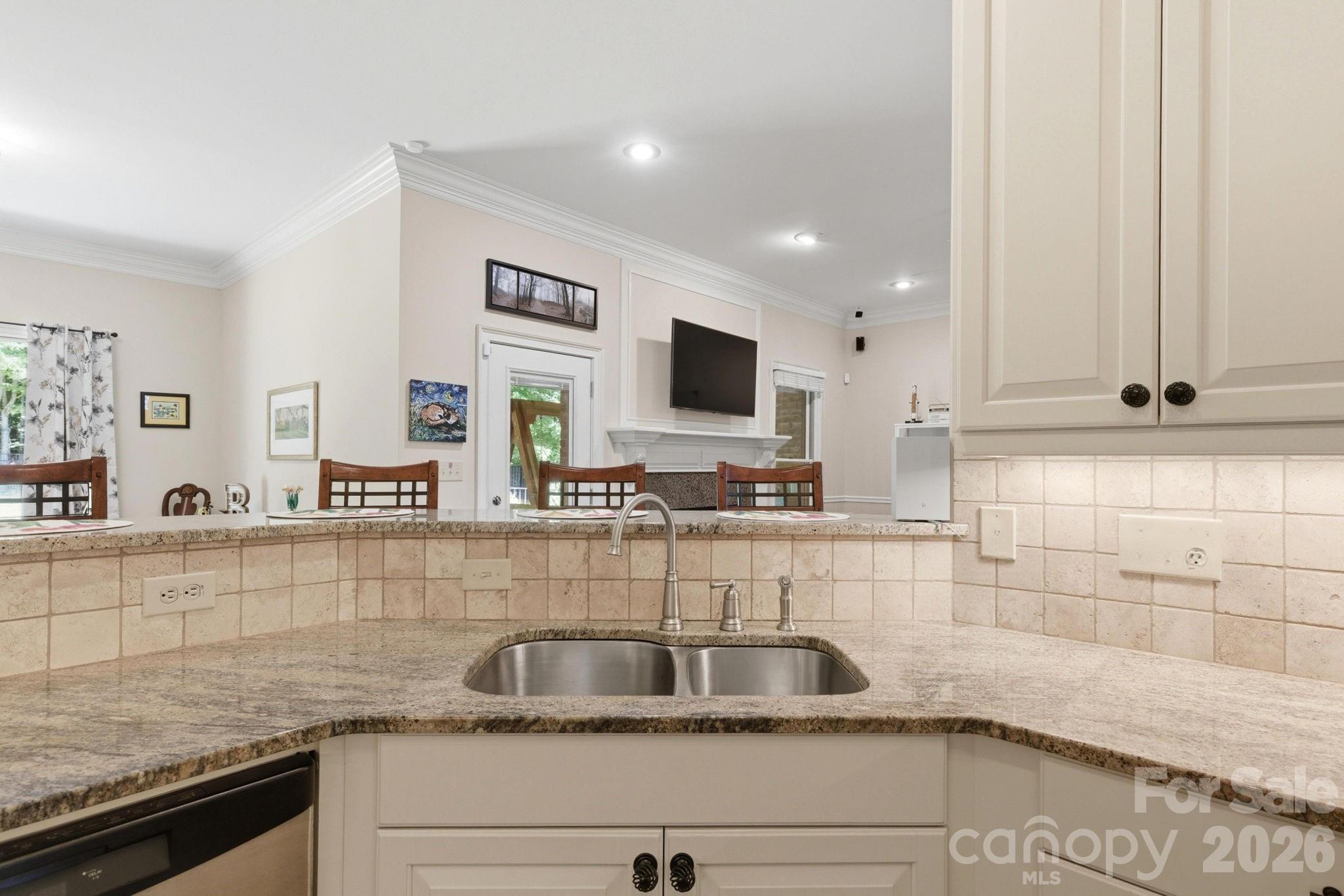 1705 29th Avenue Place NE — Hickory