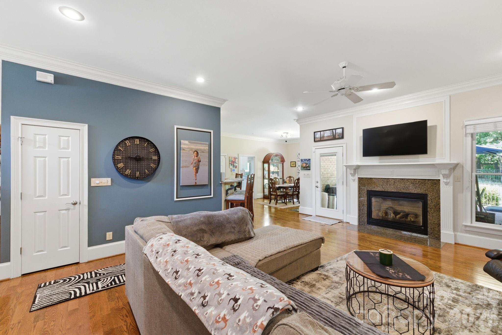 1705 29th Avenue Place NE — Hickory