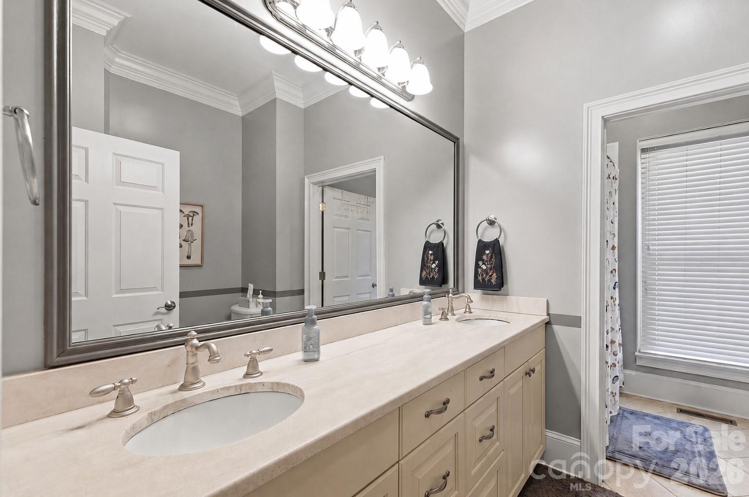 1705 29th Avenue Place NE — Hickory