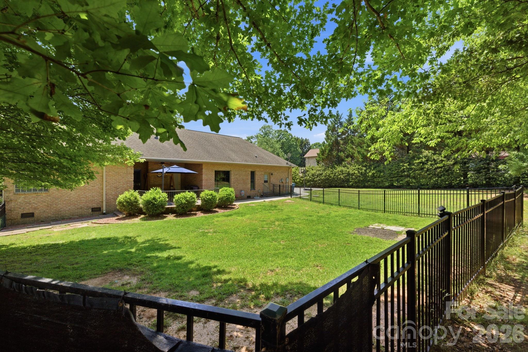 1705 29th Avenue Place NE — Hickory