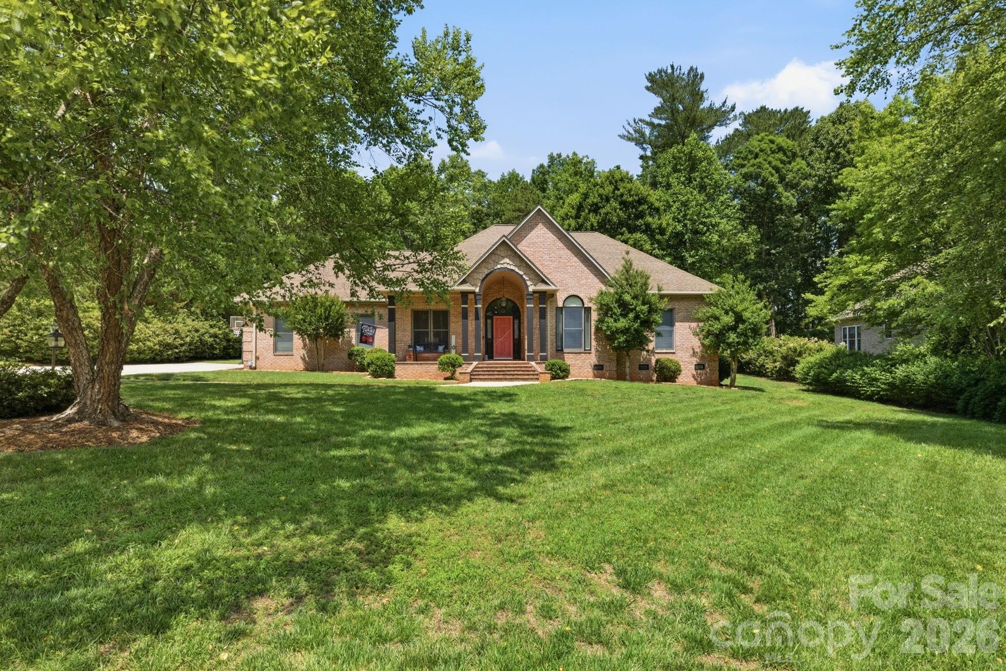 1705 29th Avenue Place NE — Hickory