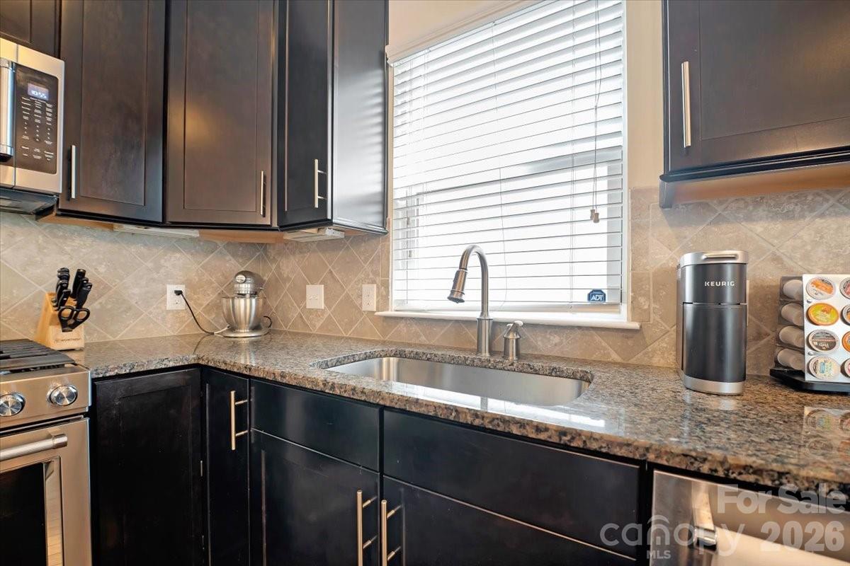 5122 Mount Clare Lane — Charlotte