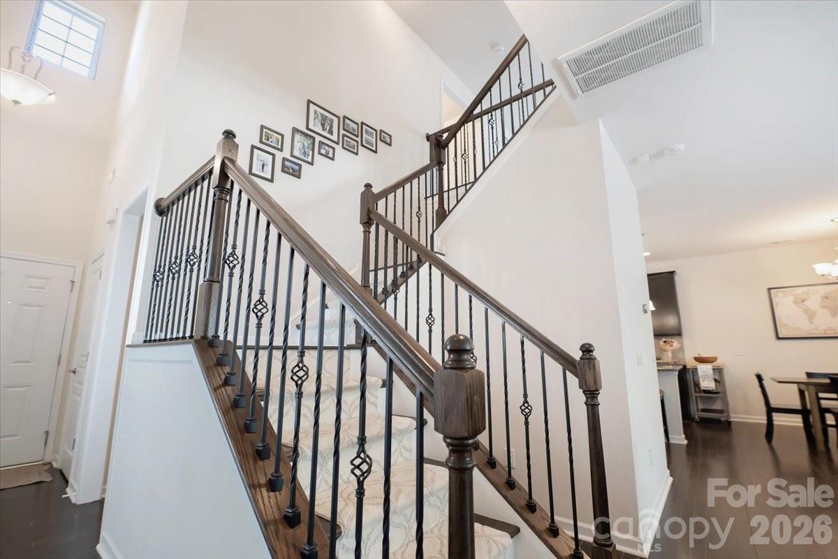 5122 Mount Clare Lane — Charlotte