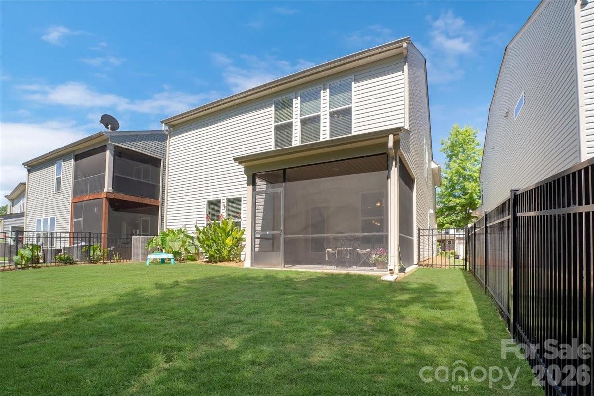 5122 Mount Clare Lane — Charlotte