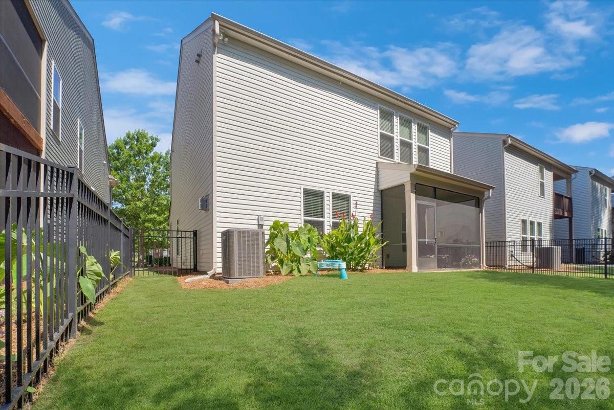 5122 Mount Clare Lane — Charlotte