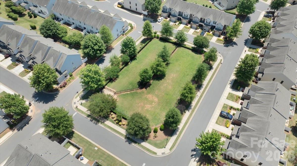 5122 Mount Clare Lane — Charlotte