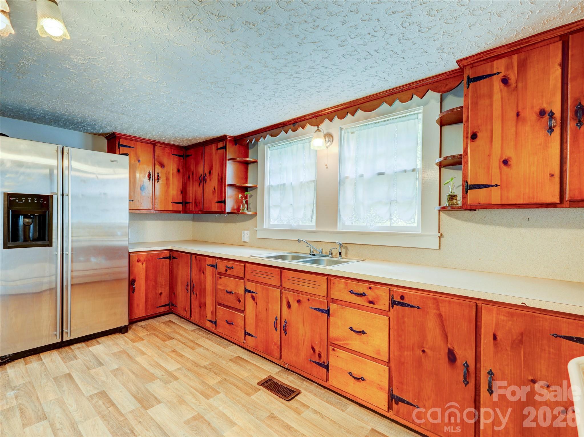 7049 Austin Little Mountain Road — Elkin