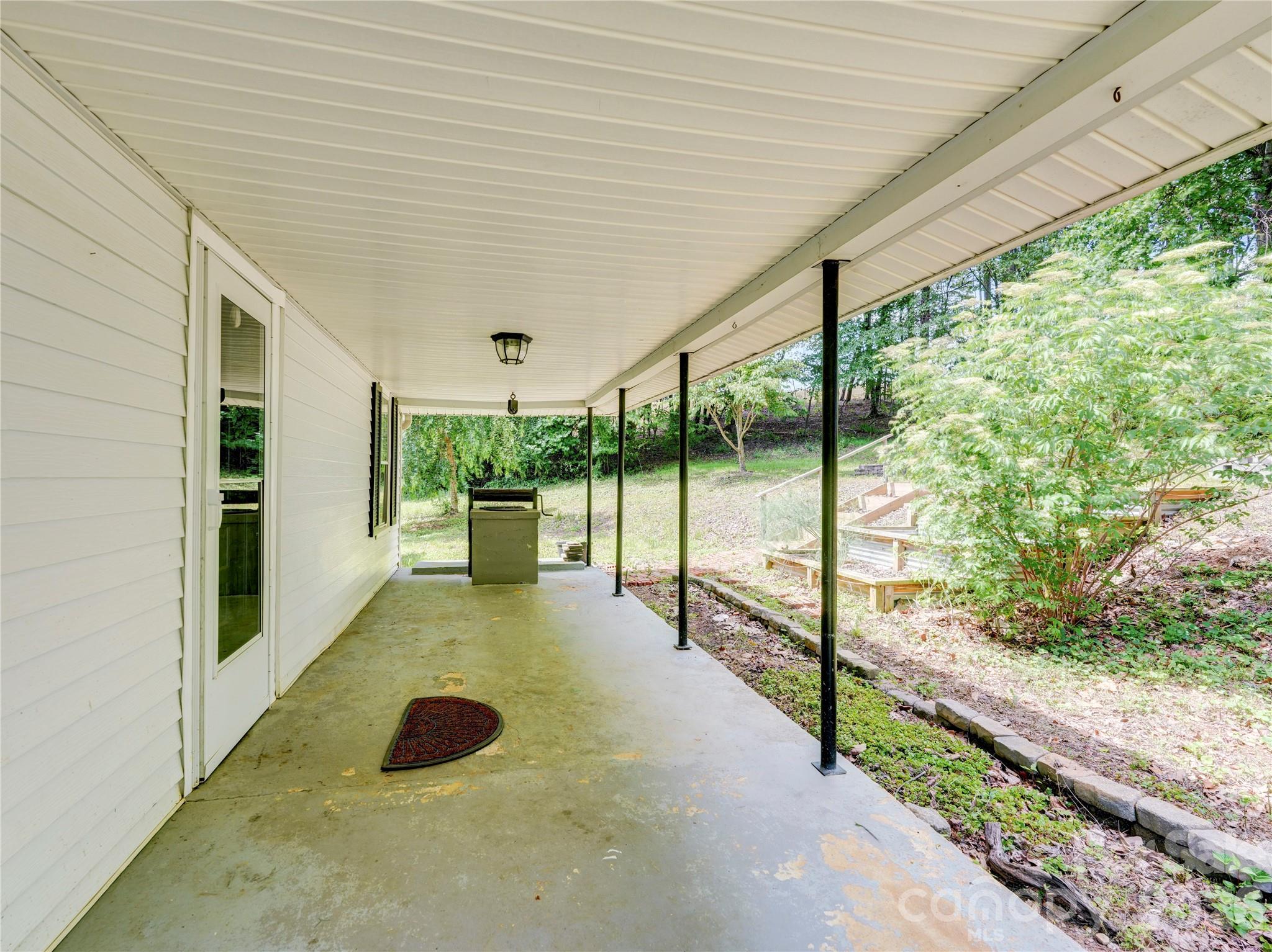 7049 Austin Little Mountain Road — Elkin