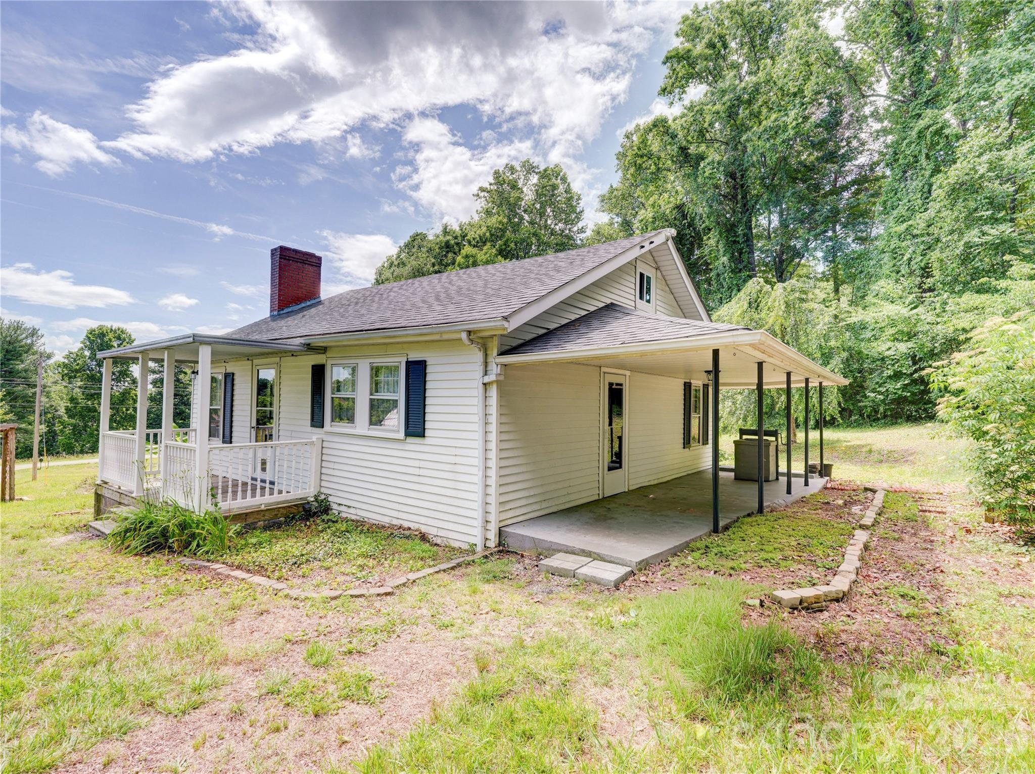 7049 Austin Little Mountain Road — Elkin