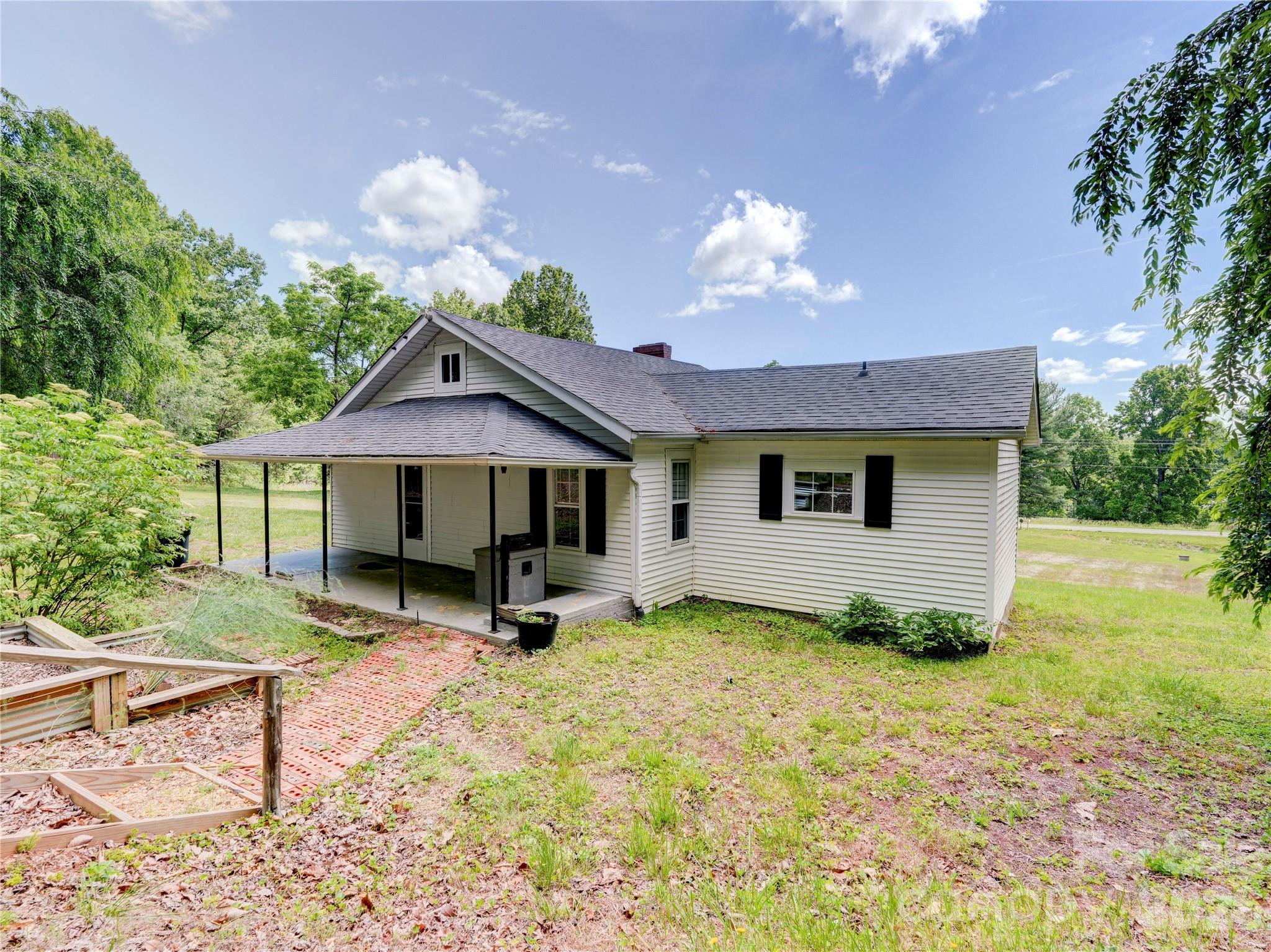 7049 Austin Little Mountain Road — Elkin