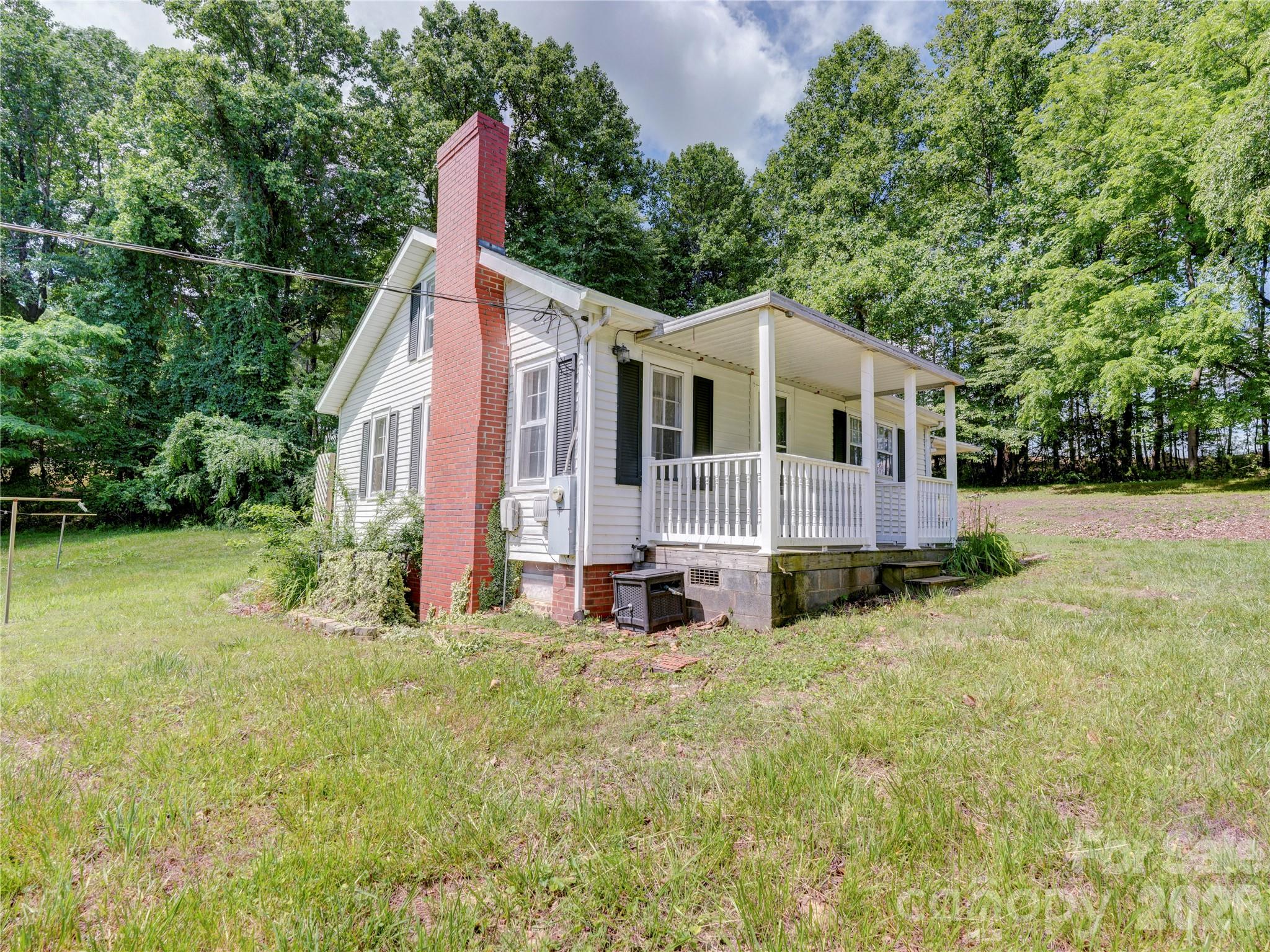 7049 Austin Little Mountain Road — Elkin