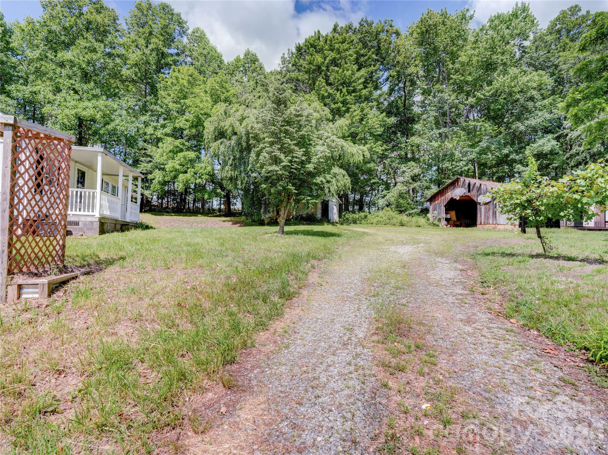 7049 Austin Little Mountain Road — Elkin