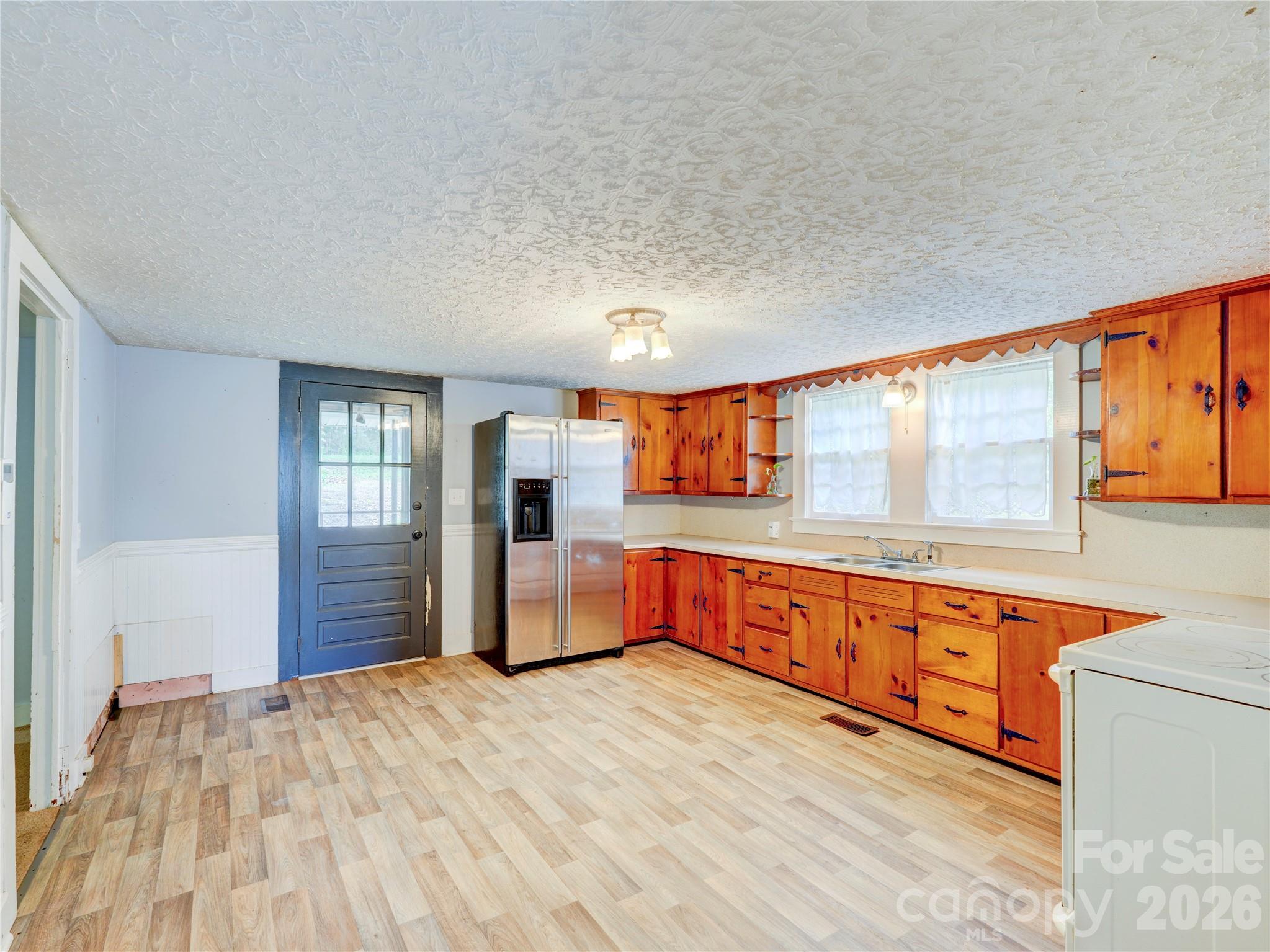 7049 Austin Little Mountain Road — Elkin